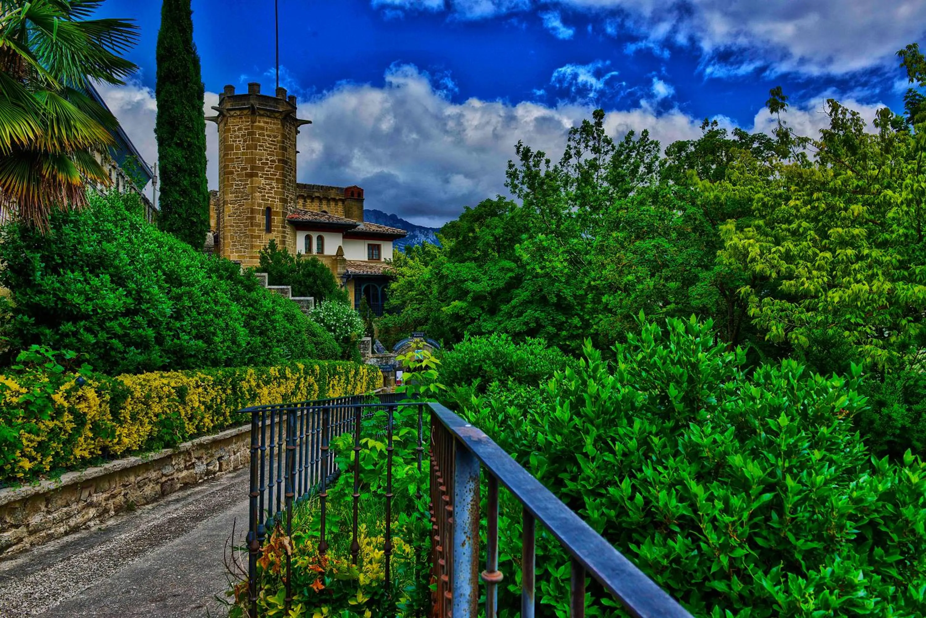 Facade/entrance in Hotel Castillo El Collado