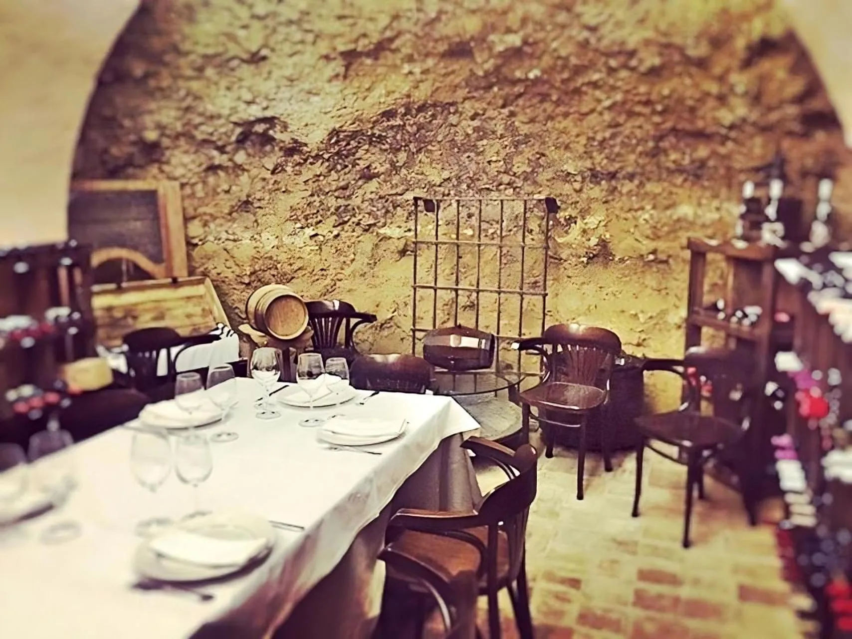 Restaurant/places to eat in Hotel Castillo El Collado