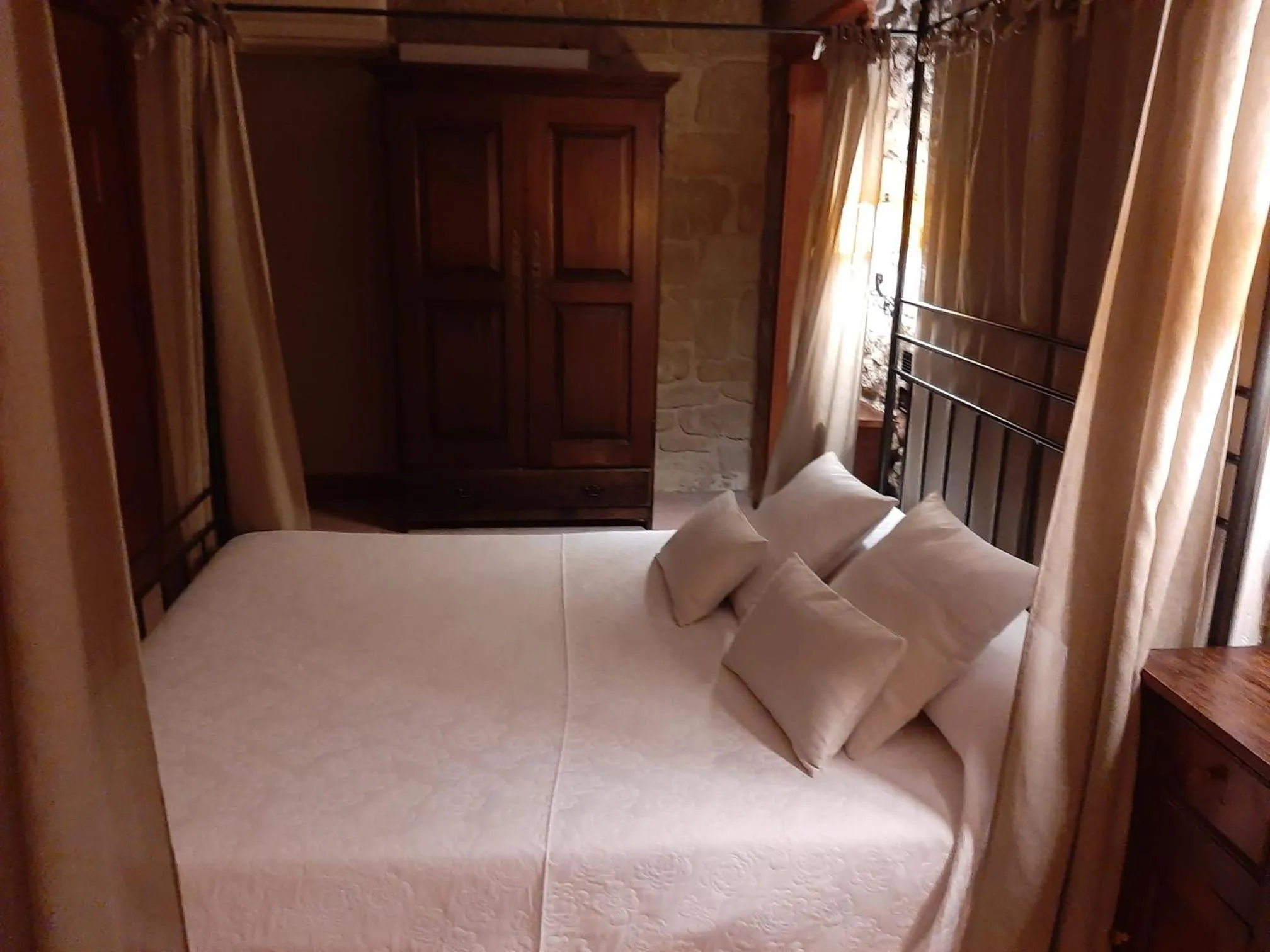 Bed in Hotel Castillo El Collado