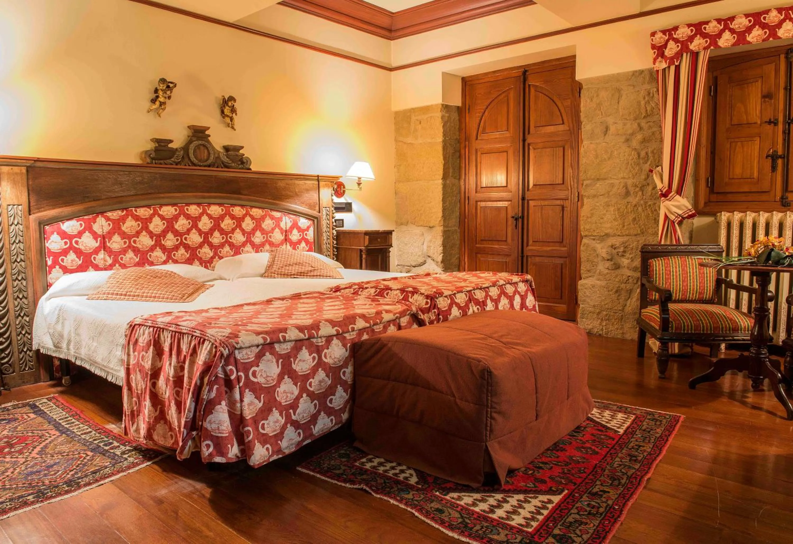 Photo of the whole room in Hotel Castillo El Collado