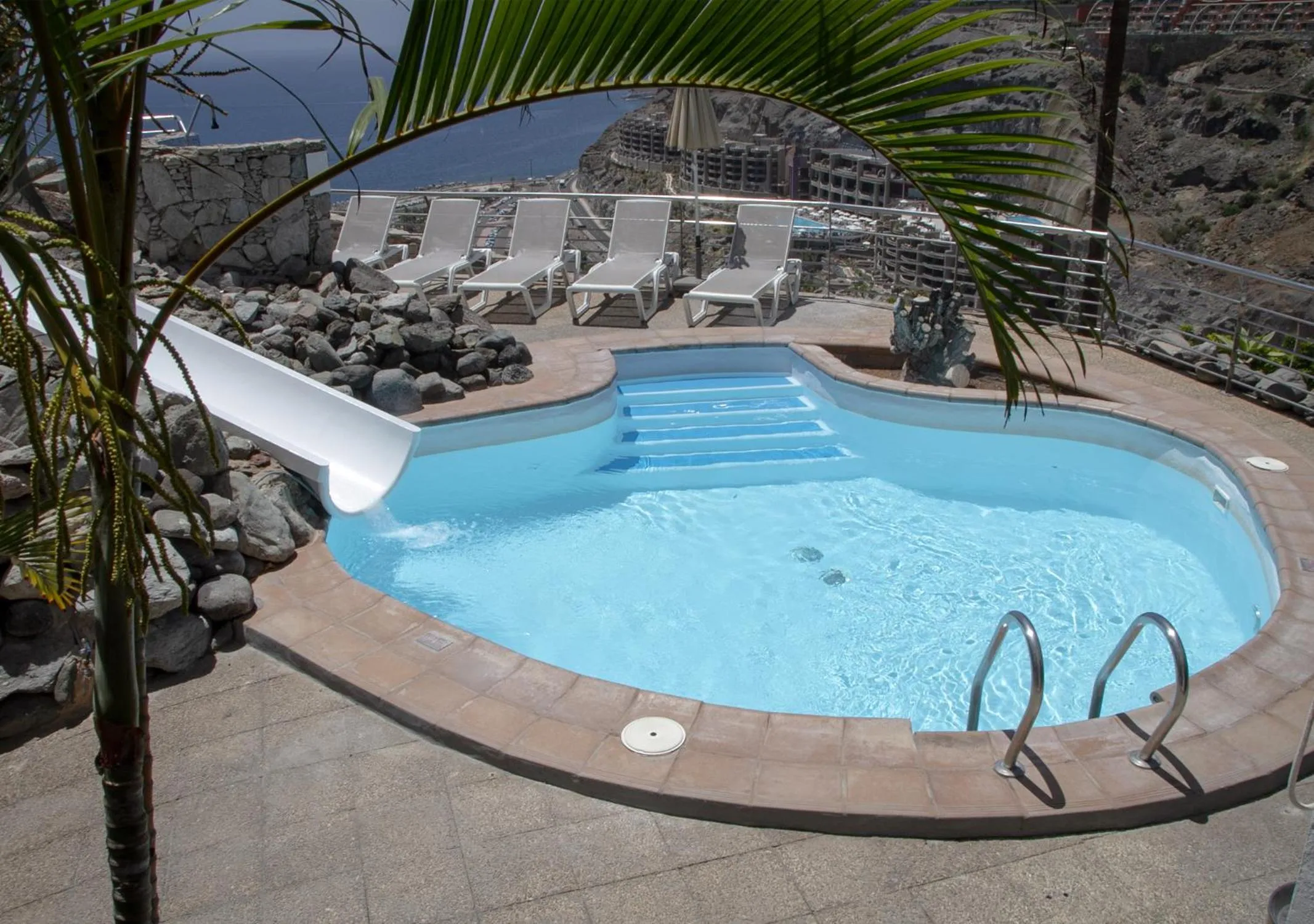 Swimming pool in Holiday Club Jardin Amadores