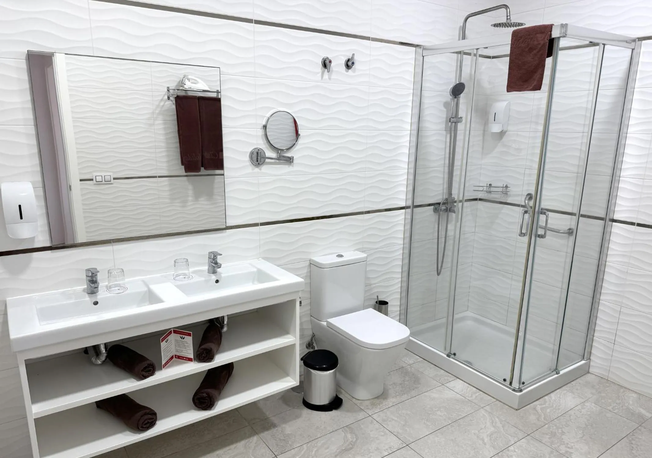 Shower in Holiday Club Jardin Amadores