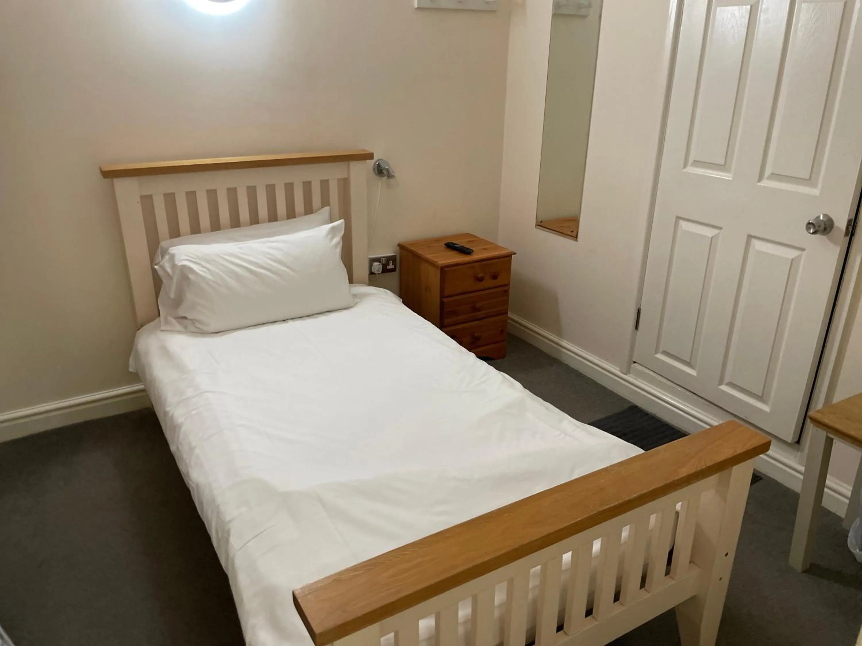 Bed in Bridge Farm Guesthouse rooms