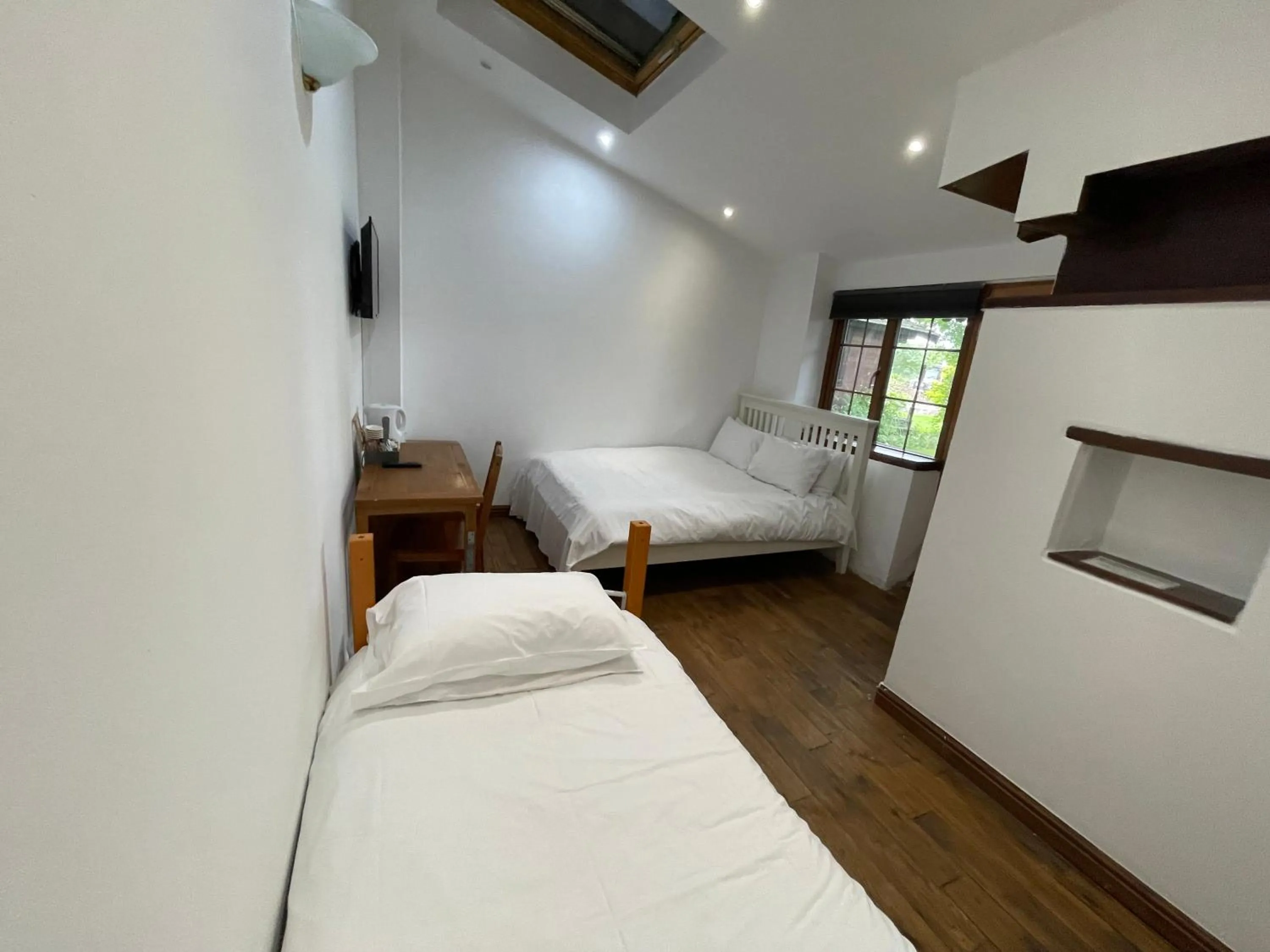 Photo of the whole room, Bed in Bridge Farm Guesthouse rooms