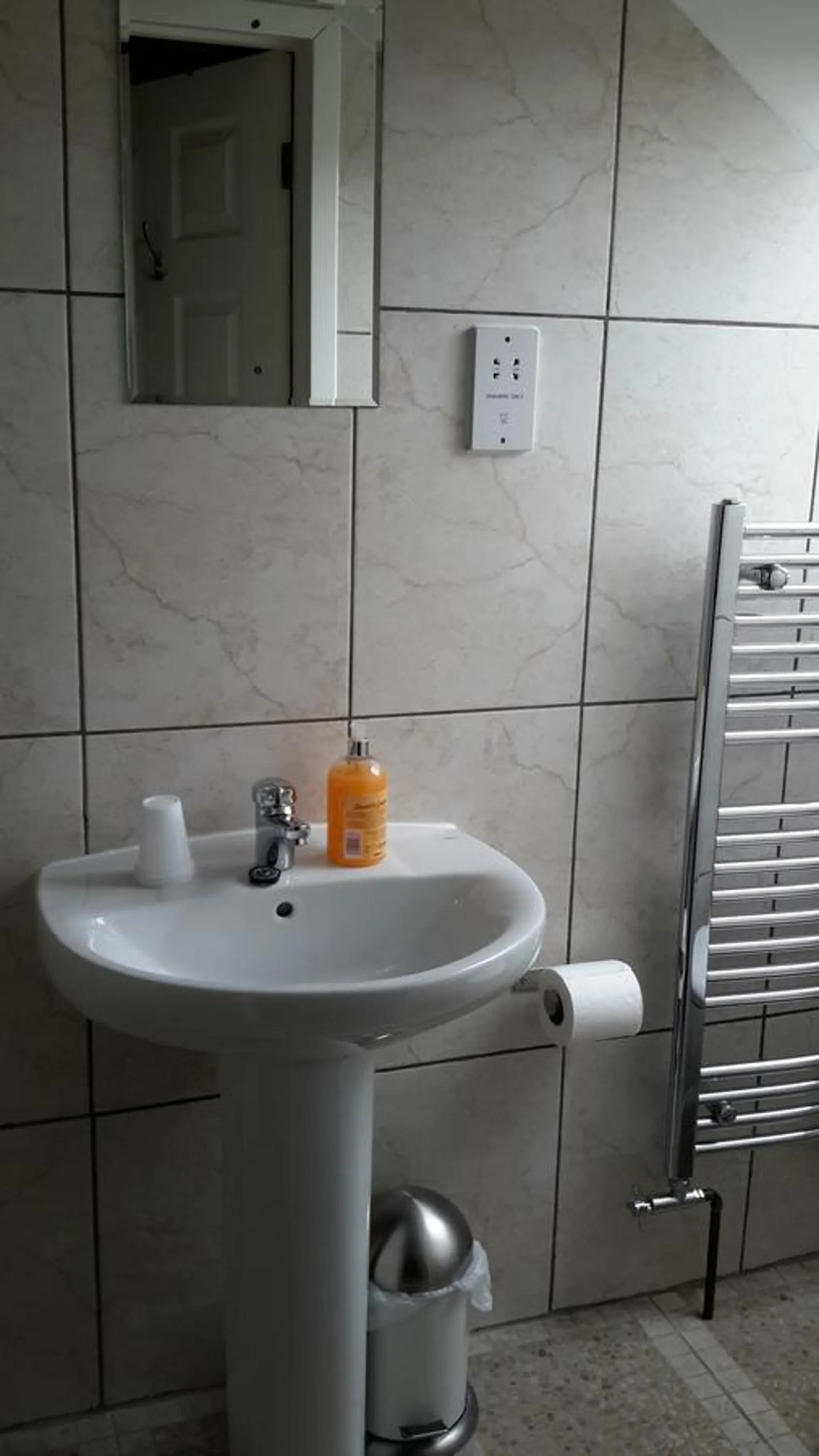 Bathroom in Bridge Farm Guesthouse rooms