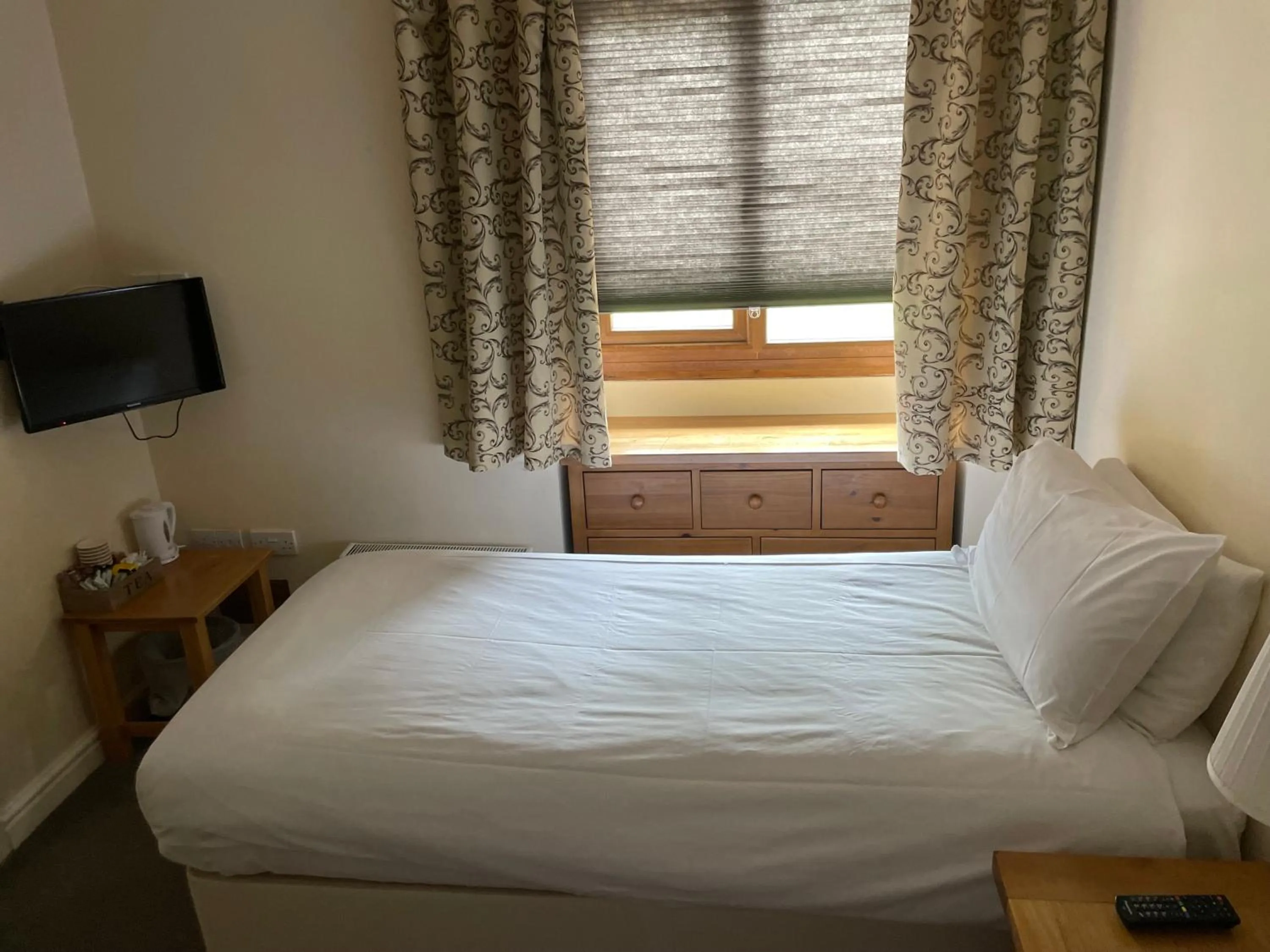 Photo of the whole room, Bed in Bridge Farm Guesthouse rooms