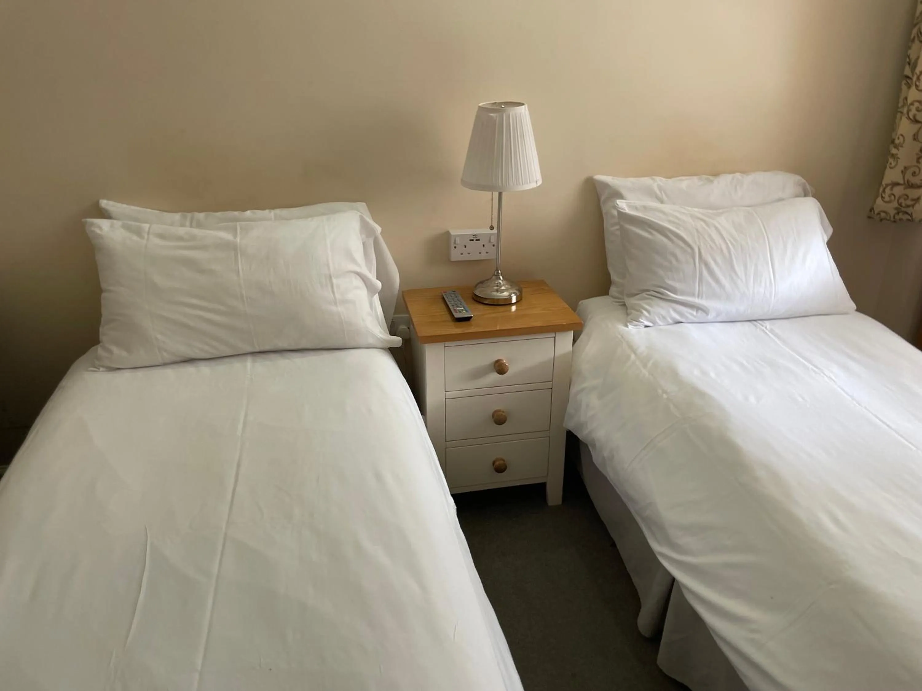 Bedroom, Bed in Bridge Farm Guesthouse rooms