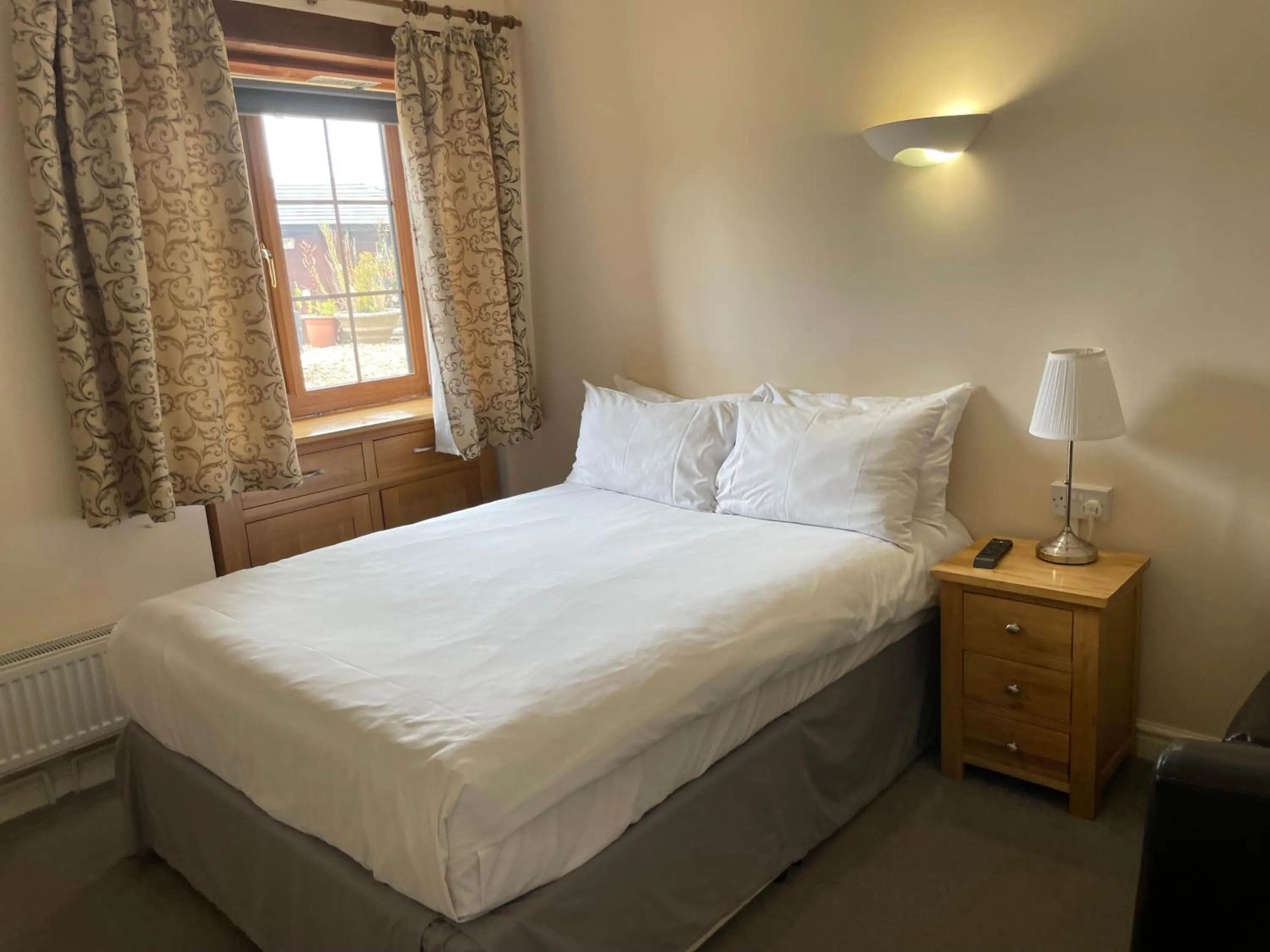 Bedroom, Bed in Bridge Farm Guesthouse rooms