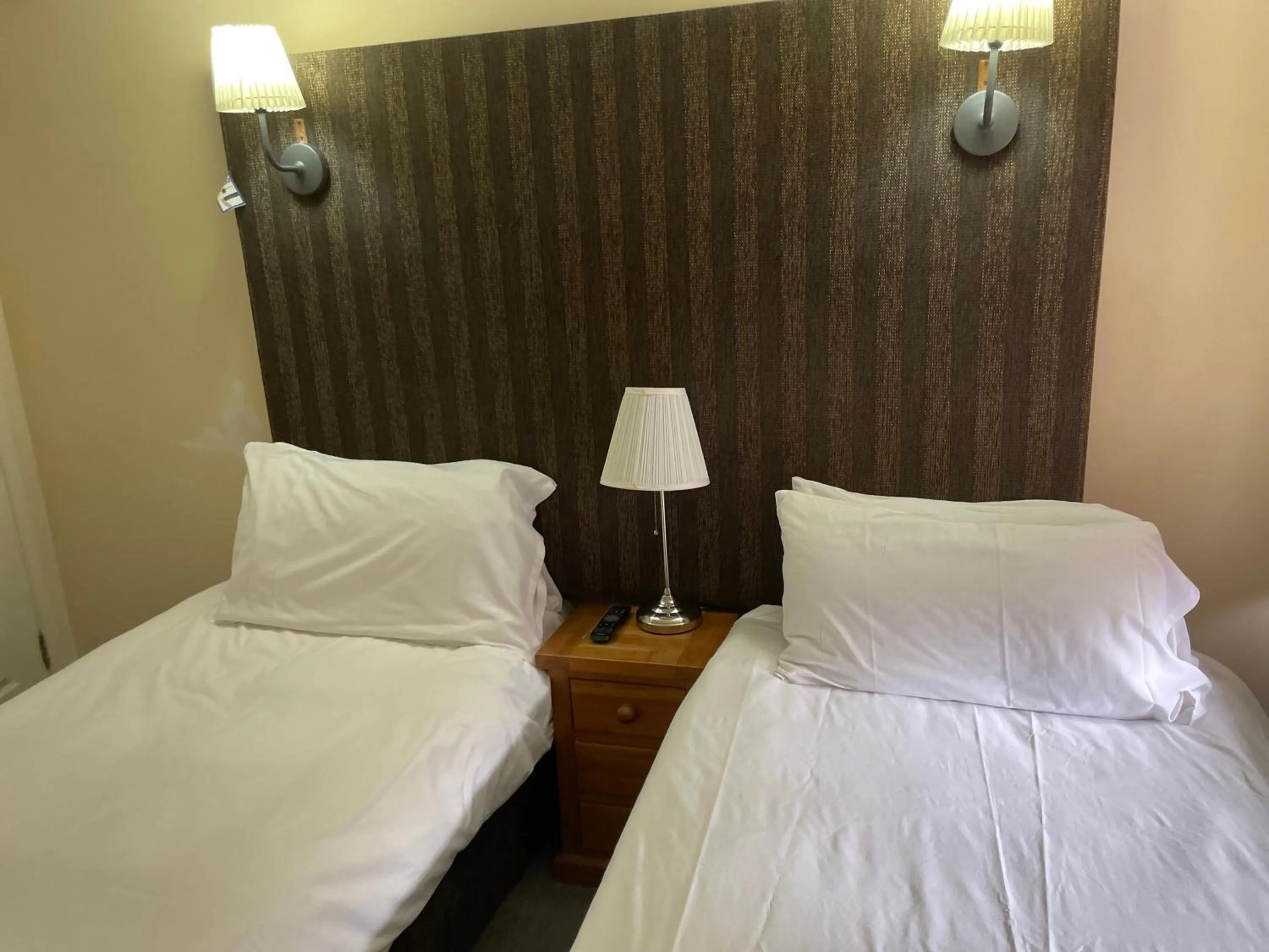 Bed in Bridge Farm Guesthouse rooms