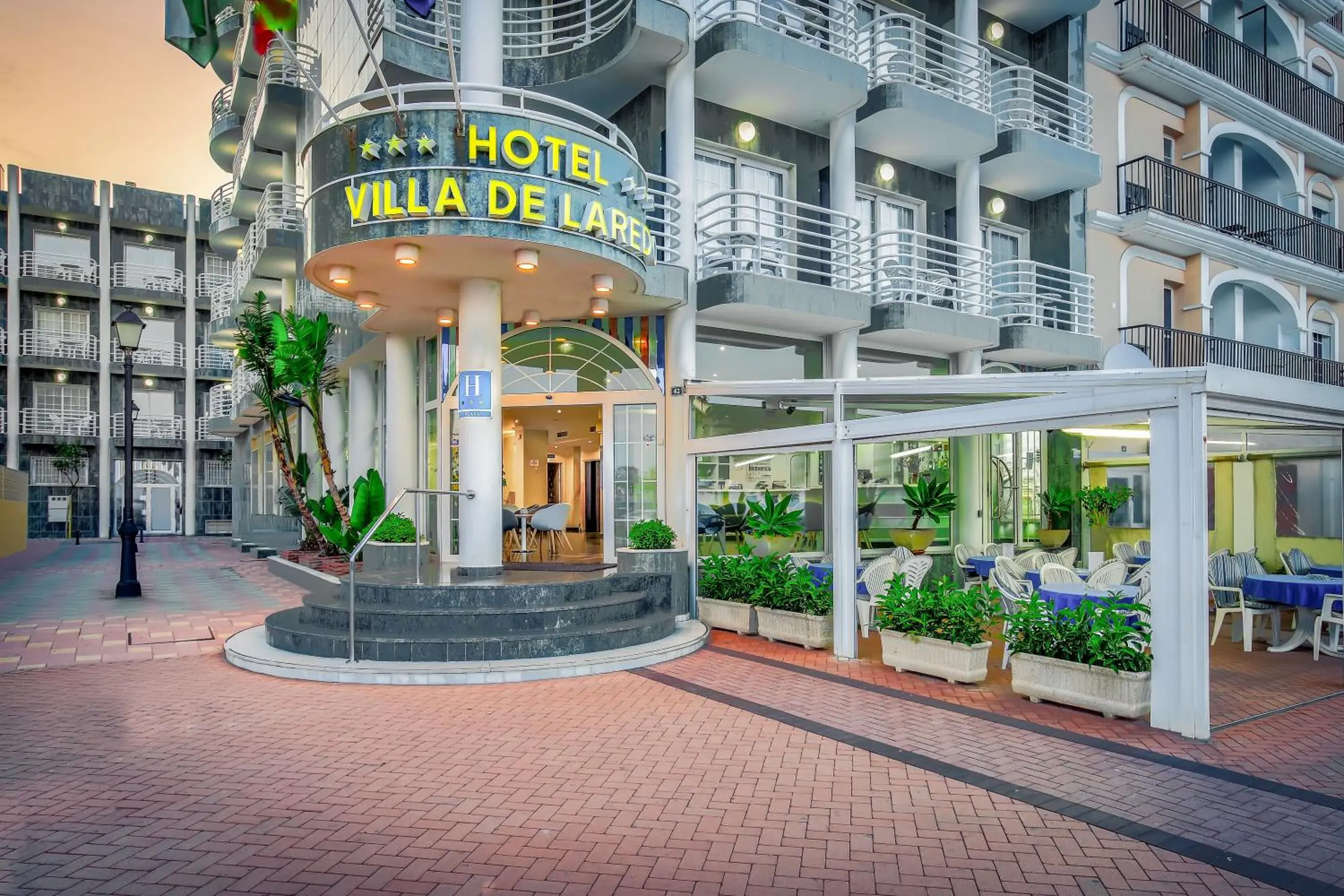 Facade/entrance in Hotel Villa de Laredo Facade/entrance in Hotel Villa de Laredo