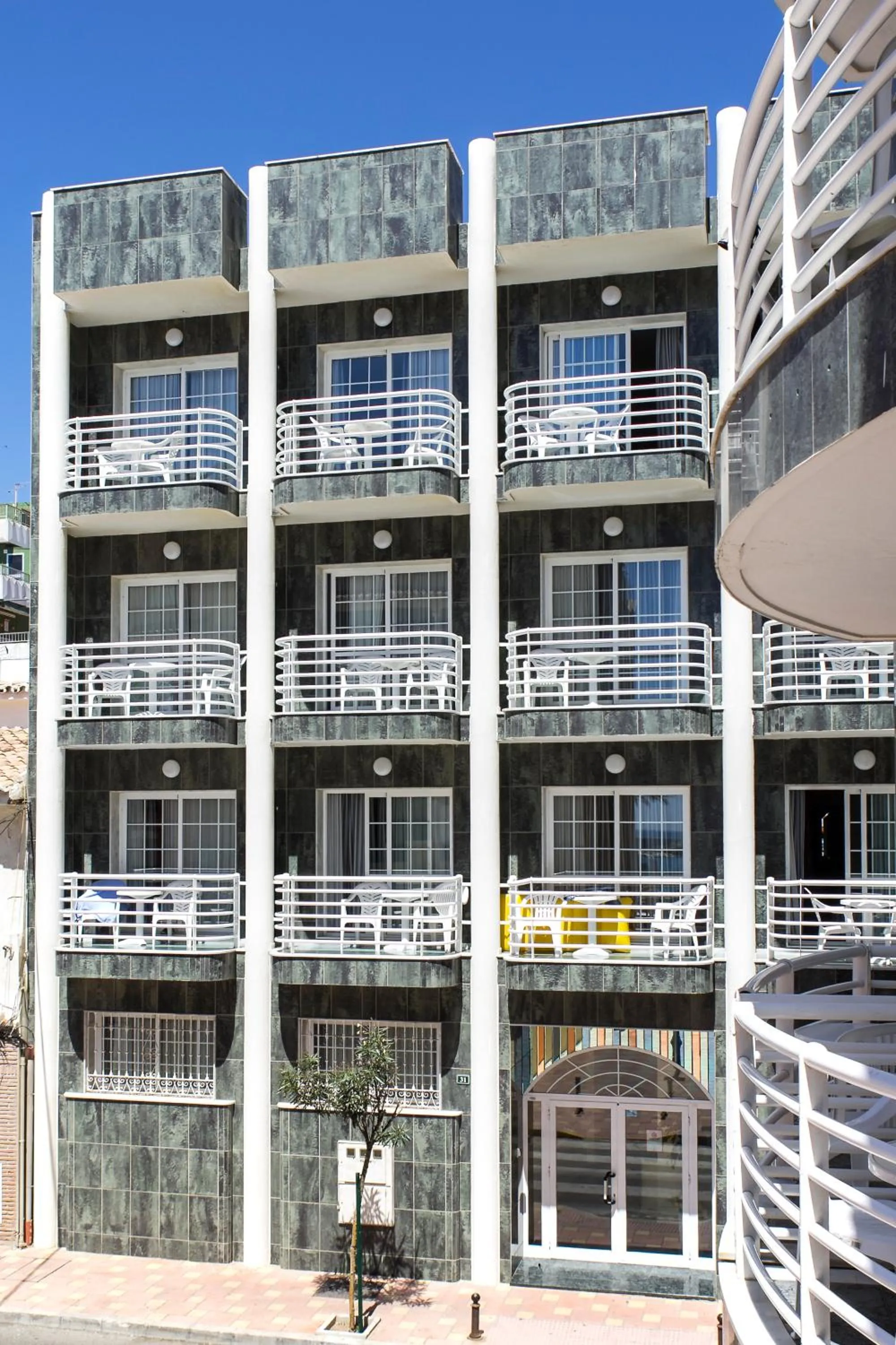 Facade/entrance in Hotel Villa de Laredo