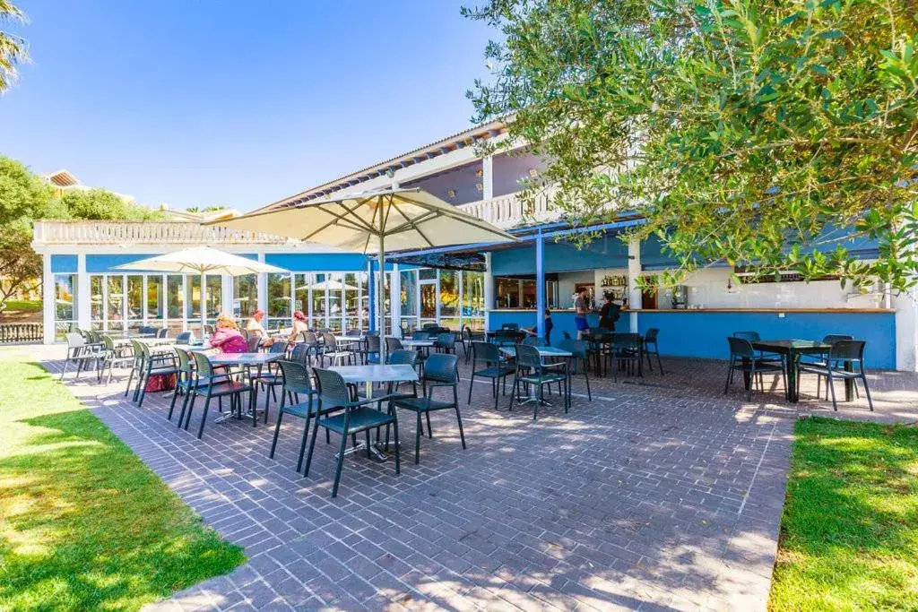 Lounge or bar in Vibra Blanc Palace Aparthotel Lounge or bar in Vibra Blanc Palace Aparthotel