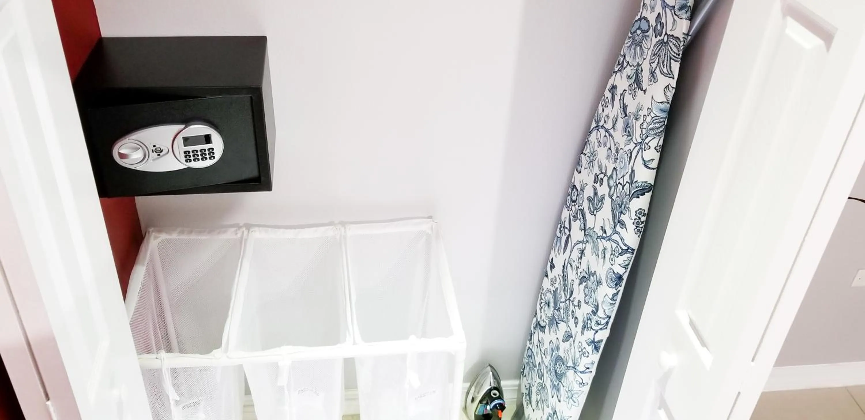 safe in Casa Tamar Guest Apartment