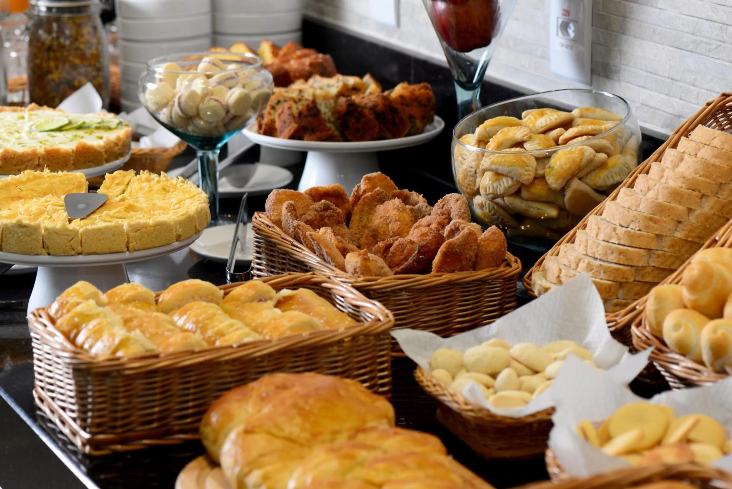 Restaurant/places to eat in Easy Hotel Cachoeiro de Itapemirim by Atlantica