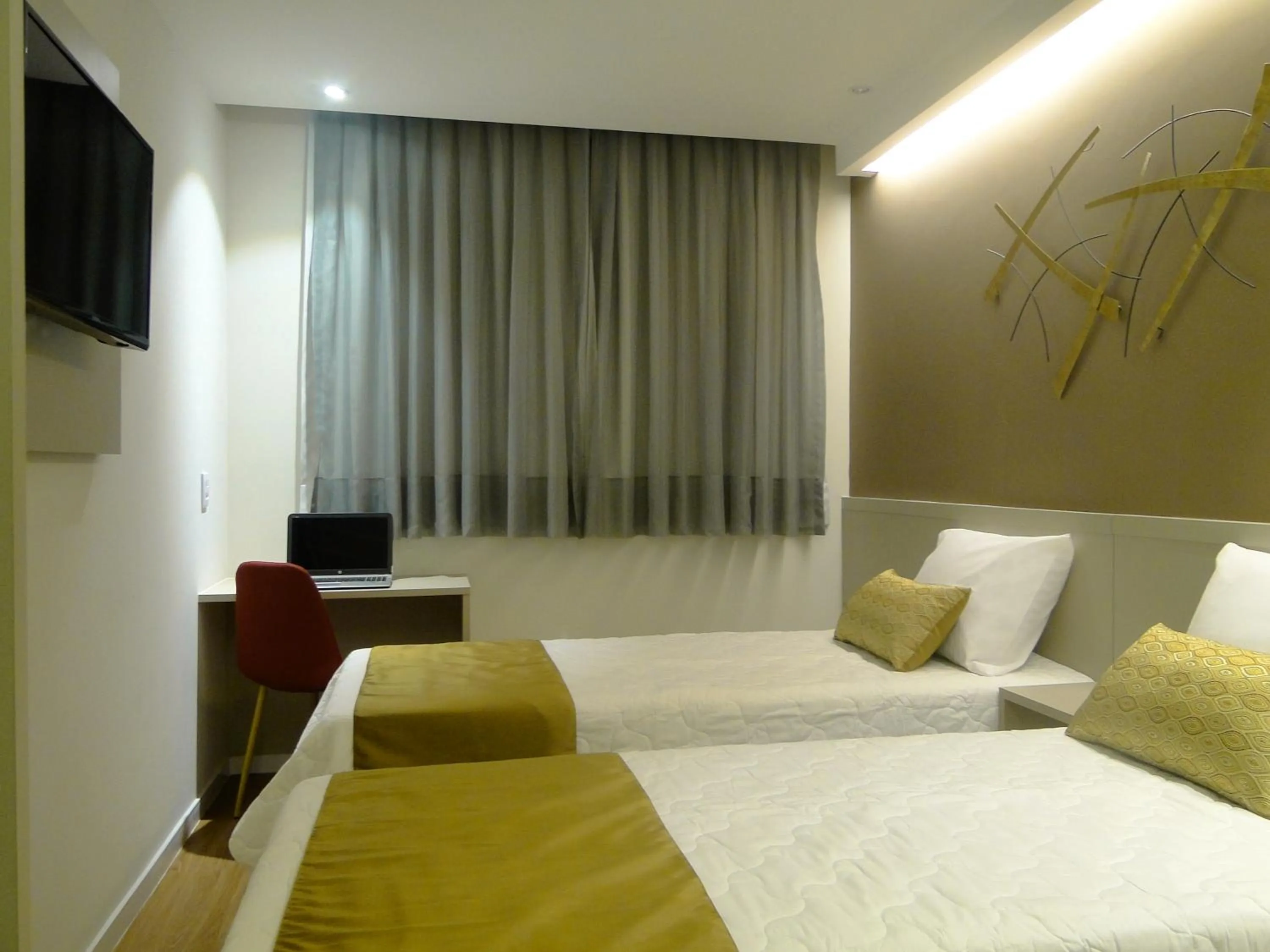 Bedroom, Bed in Easy Hotel Cachoeiro de Itapemirim by Atlantica