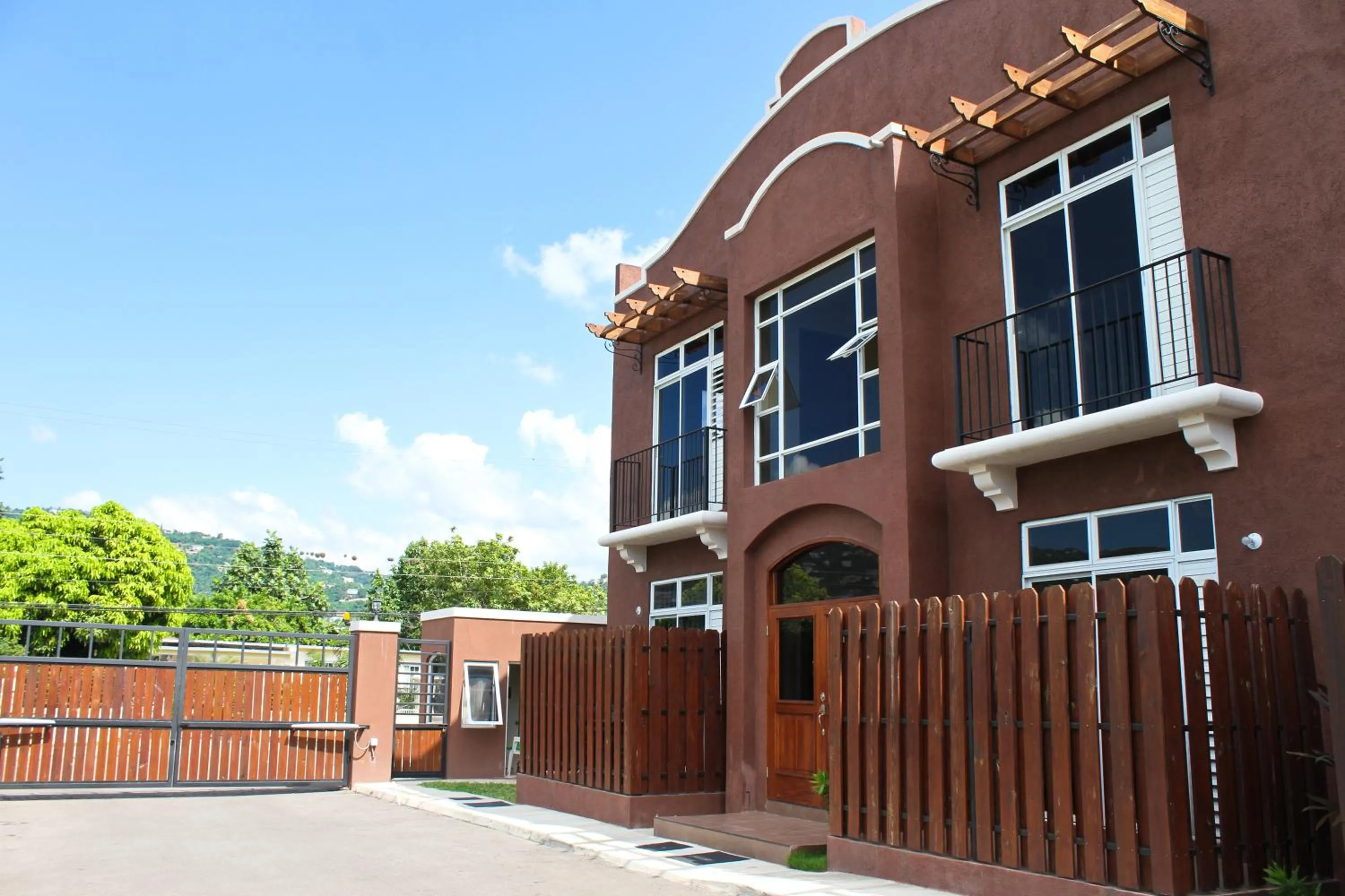 Property building in Casa Pinto Guest Apartment