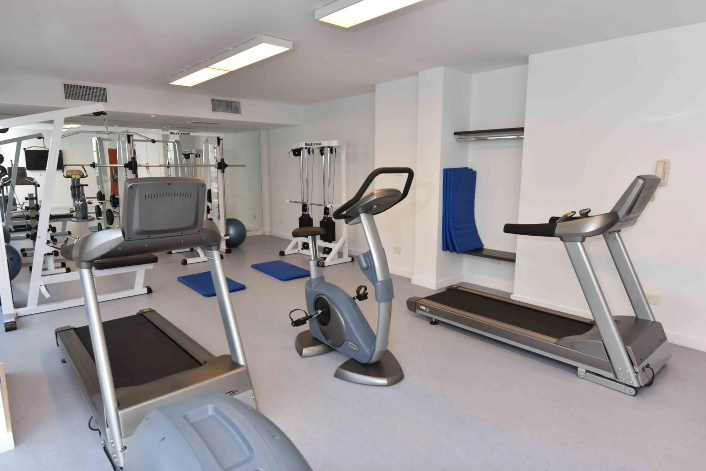 Fitness centre/facilities in ARC Arenales Studios & Suites