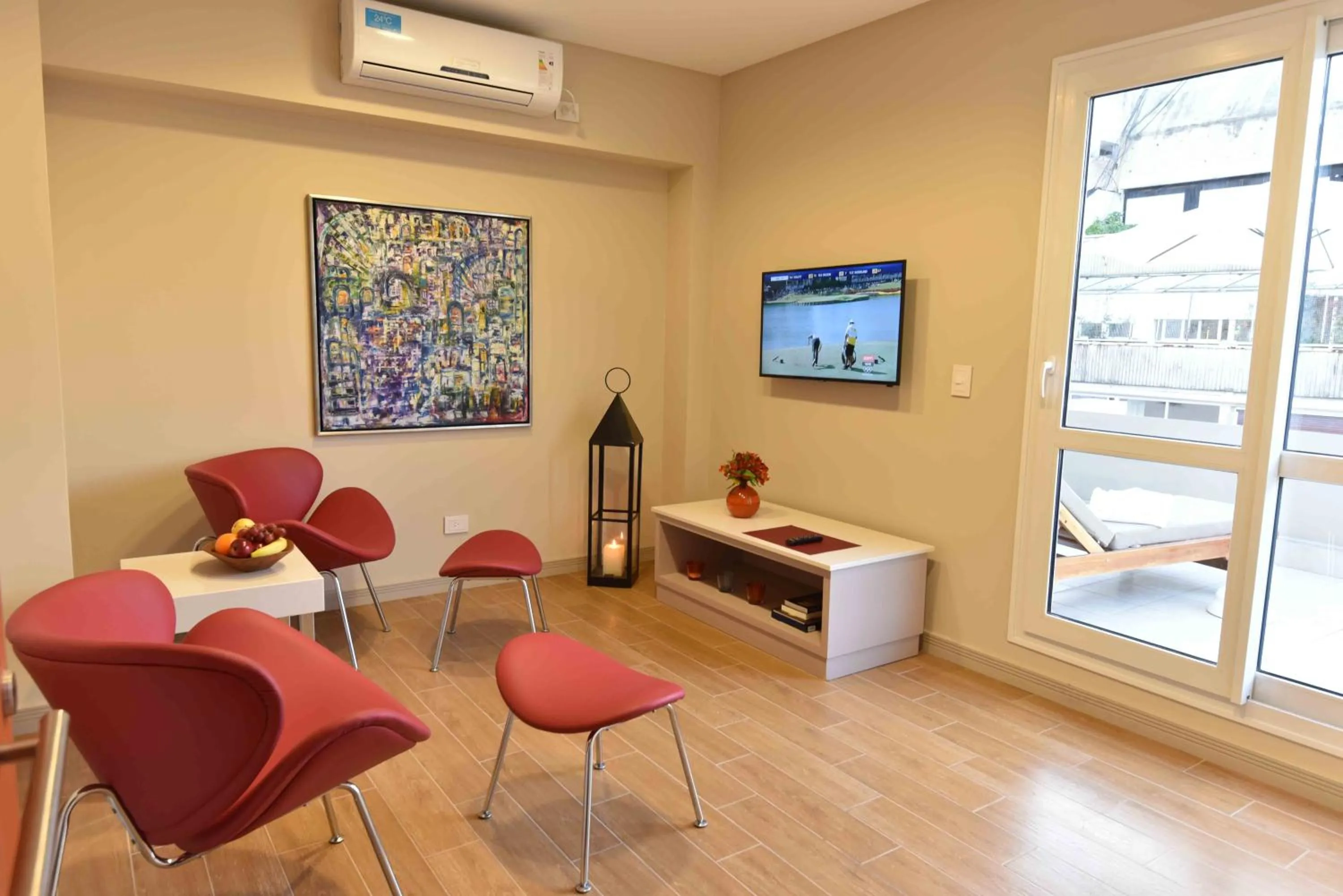 Living room in ARC Arenales Studios & Suites