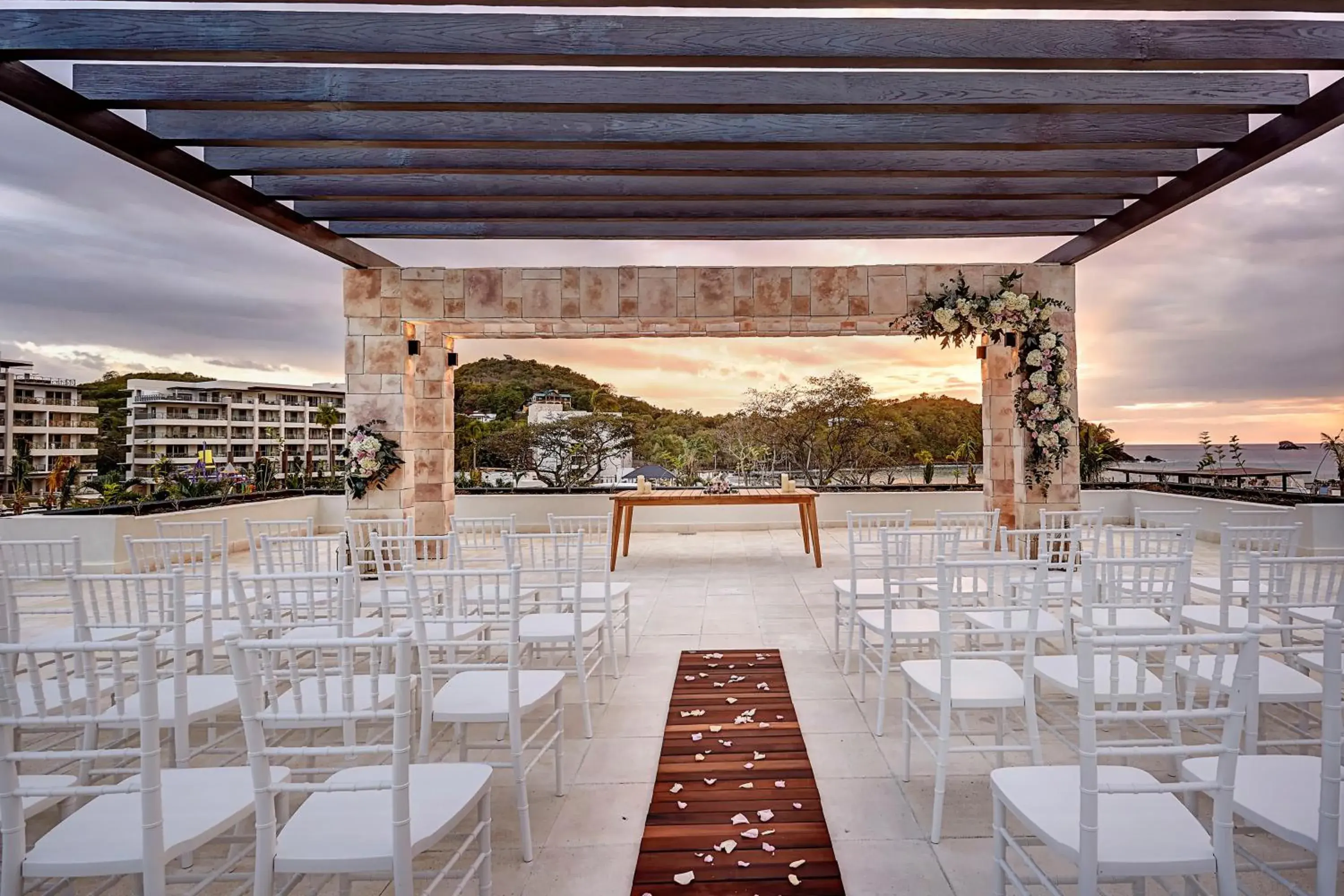 Lounge or bar in Royalton Hideaway Saint Lucia, An Autograph Collection All-Inclusive Resort - Adults Only Lounge or bar in Royalton Hideaway Saint Lucia, An Autograph Collection All-Inclusive Resort - Adults Only