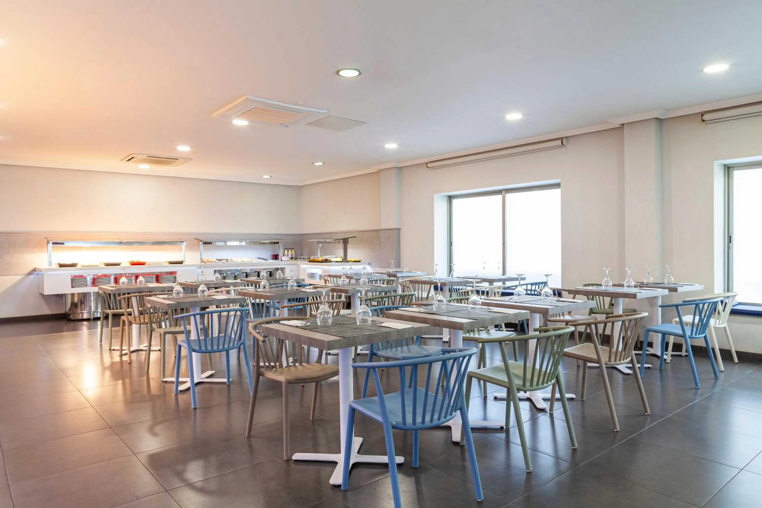 Restaurant/places to eat in Hotel Brisa