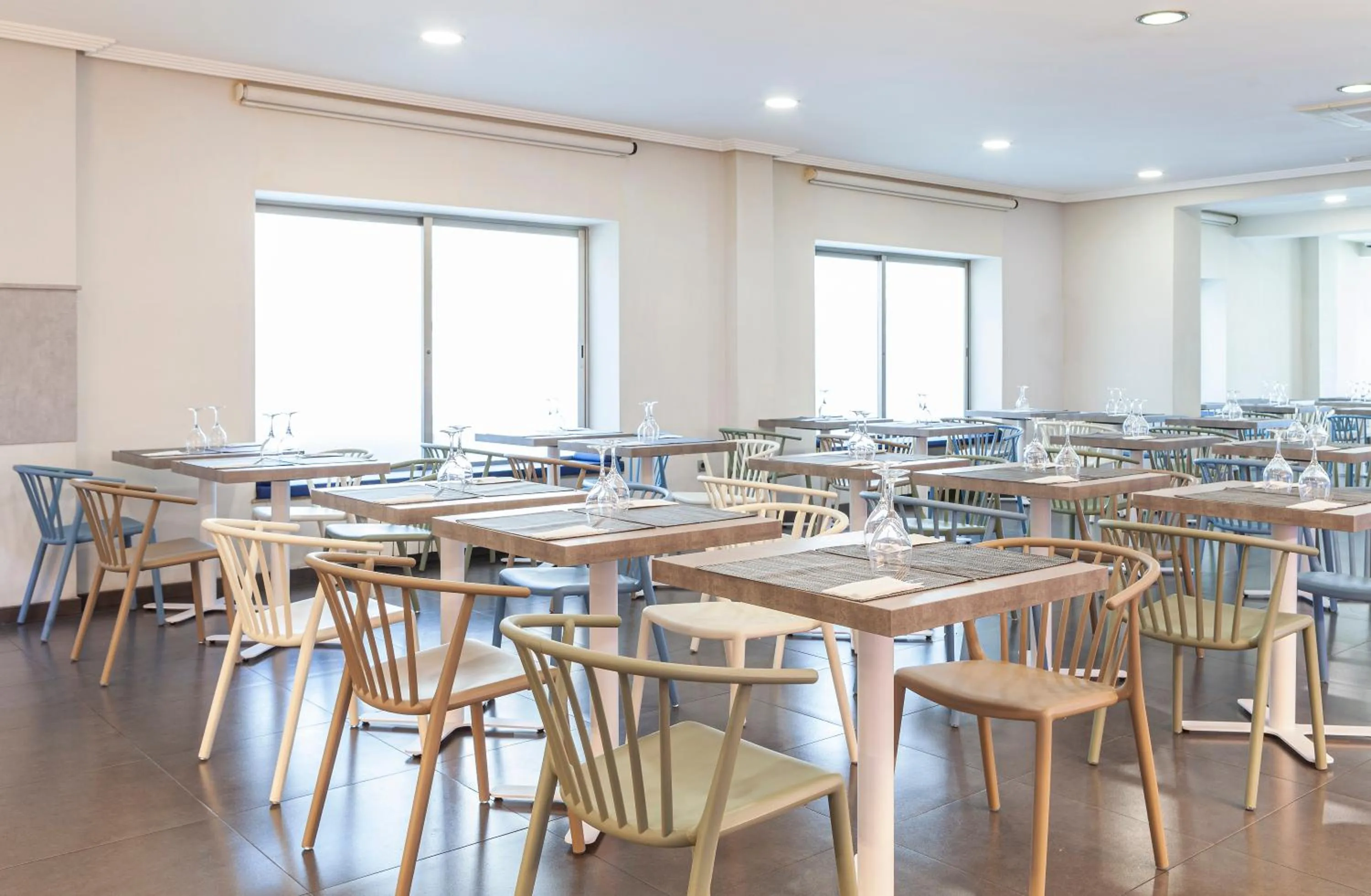 Restaurant/places to eat in Hotel Brisa