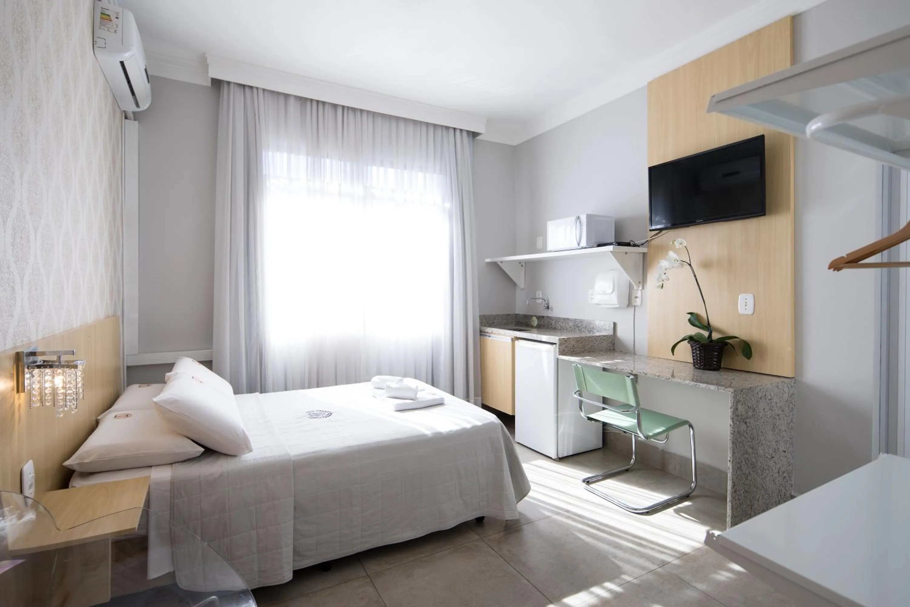 Photo of the whole room, Bed in Hotel São Vicente