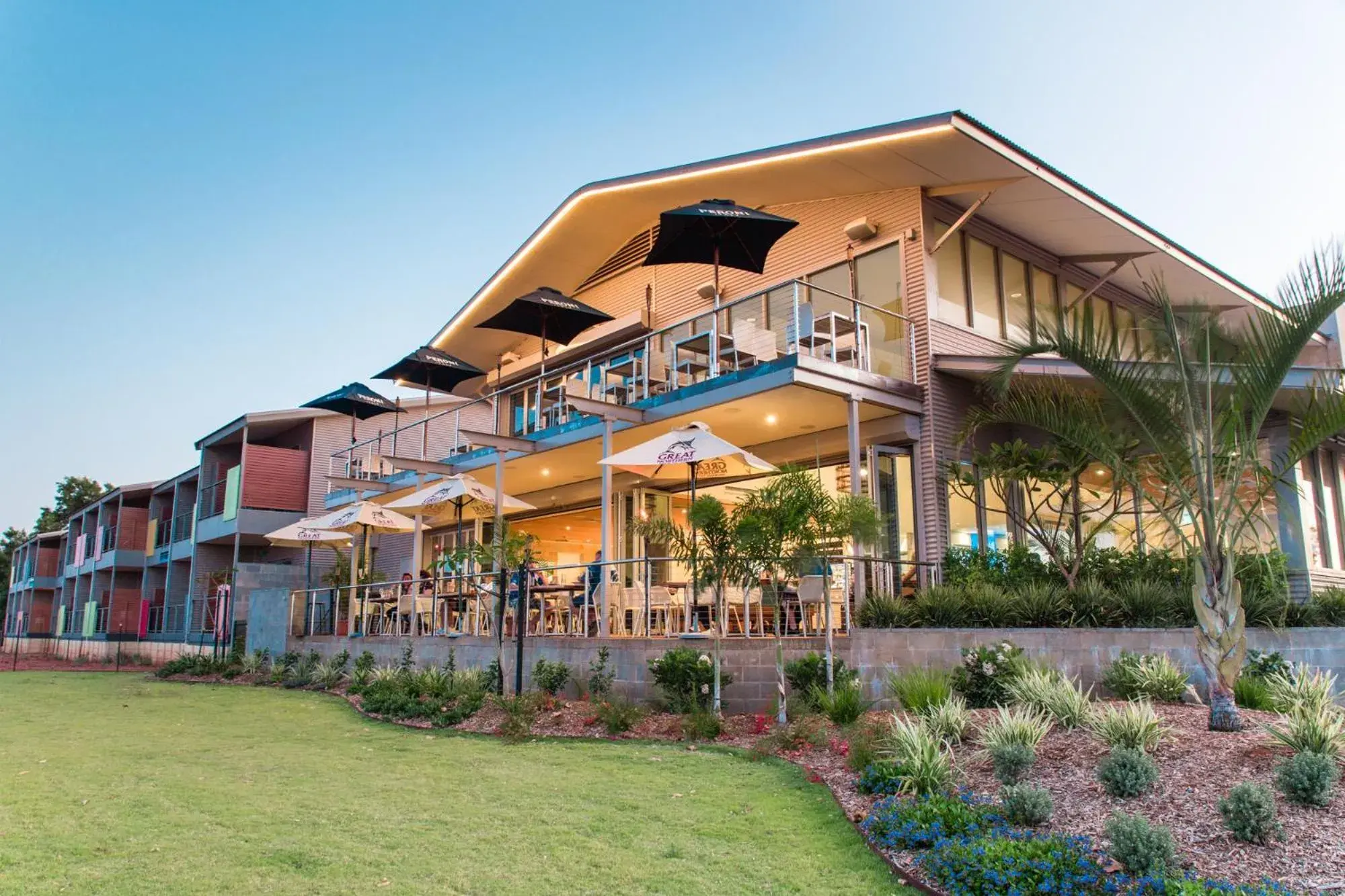 Property building in Onslow Beach Resort Property building in Onslow Beach Resort