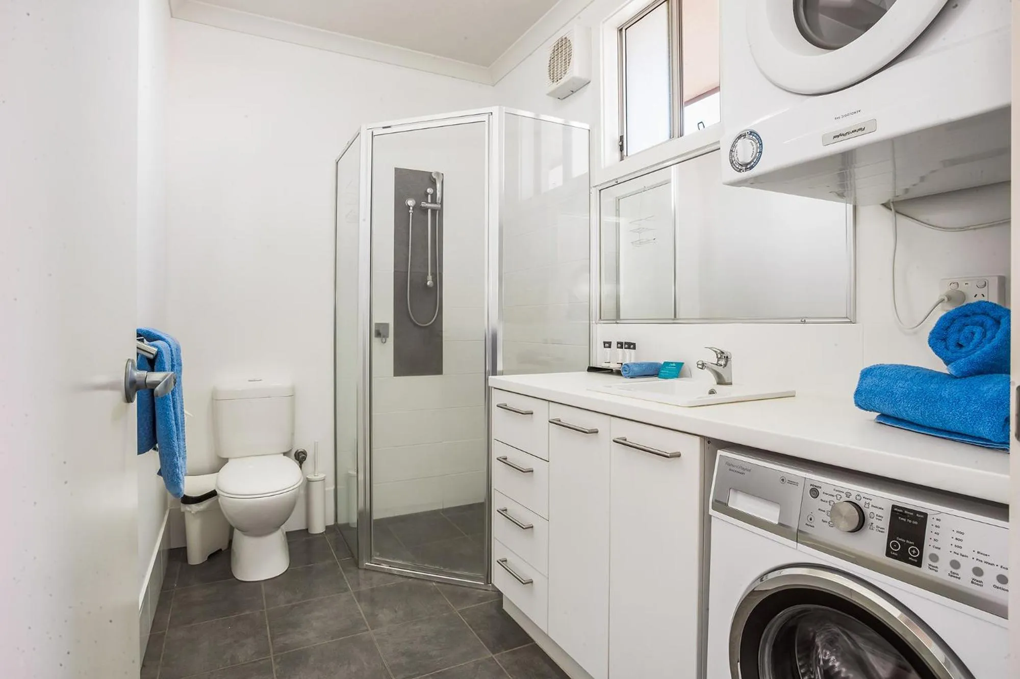 Shower in Onslow Beach Resort