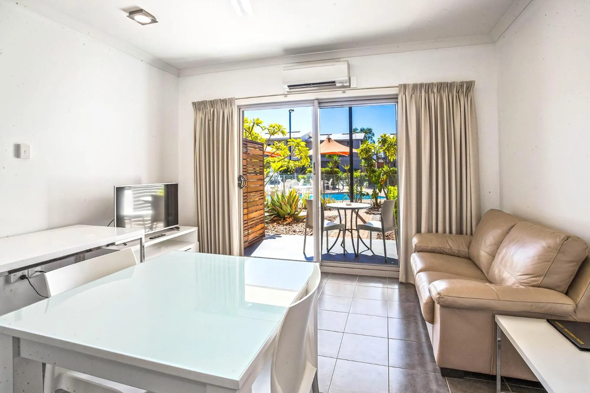 Living room in Onslow Beach Resort