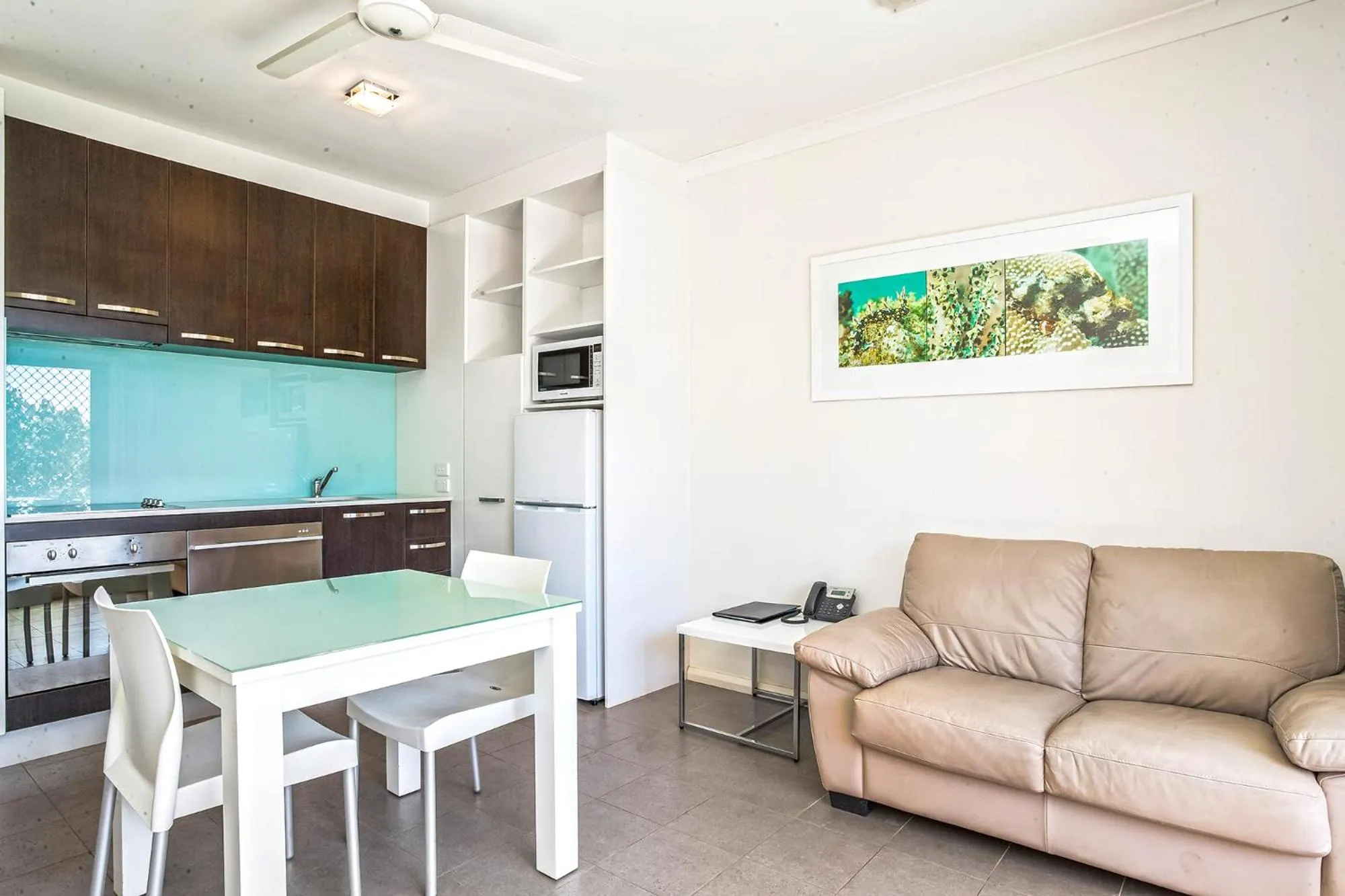 Kitchen or kitchenette in Onslow Beach Resort