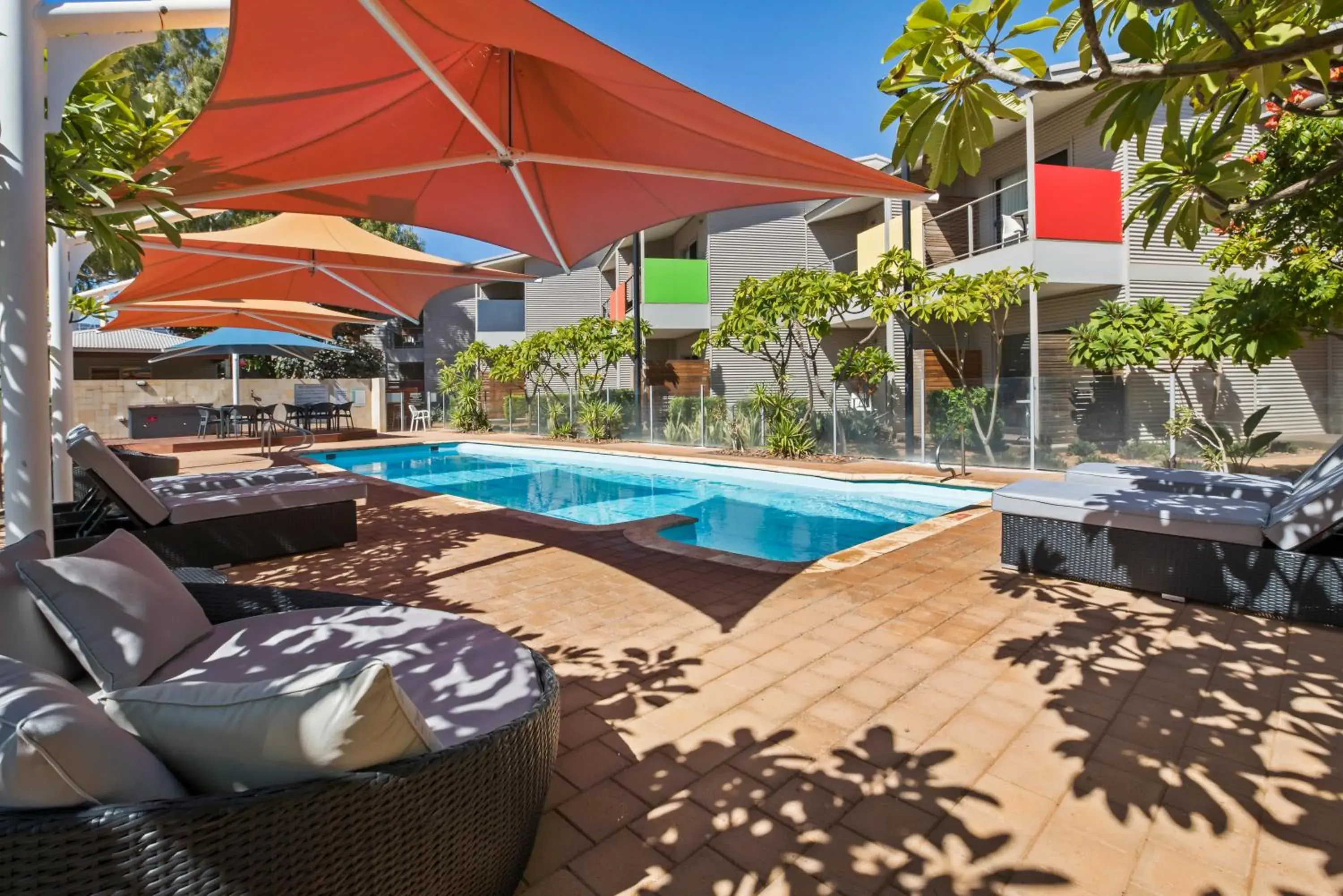 Swimming pool in Onslow Beach Resort Swimming pool in Onslow Beach Resort