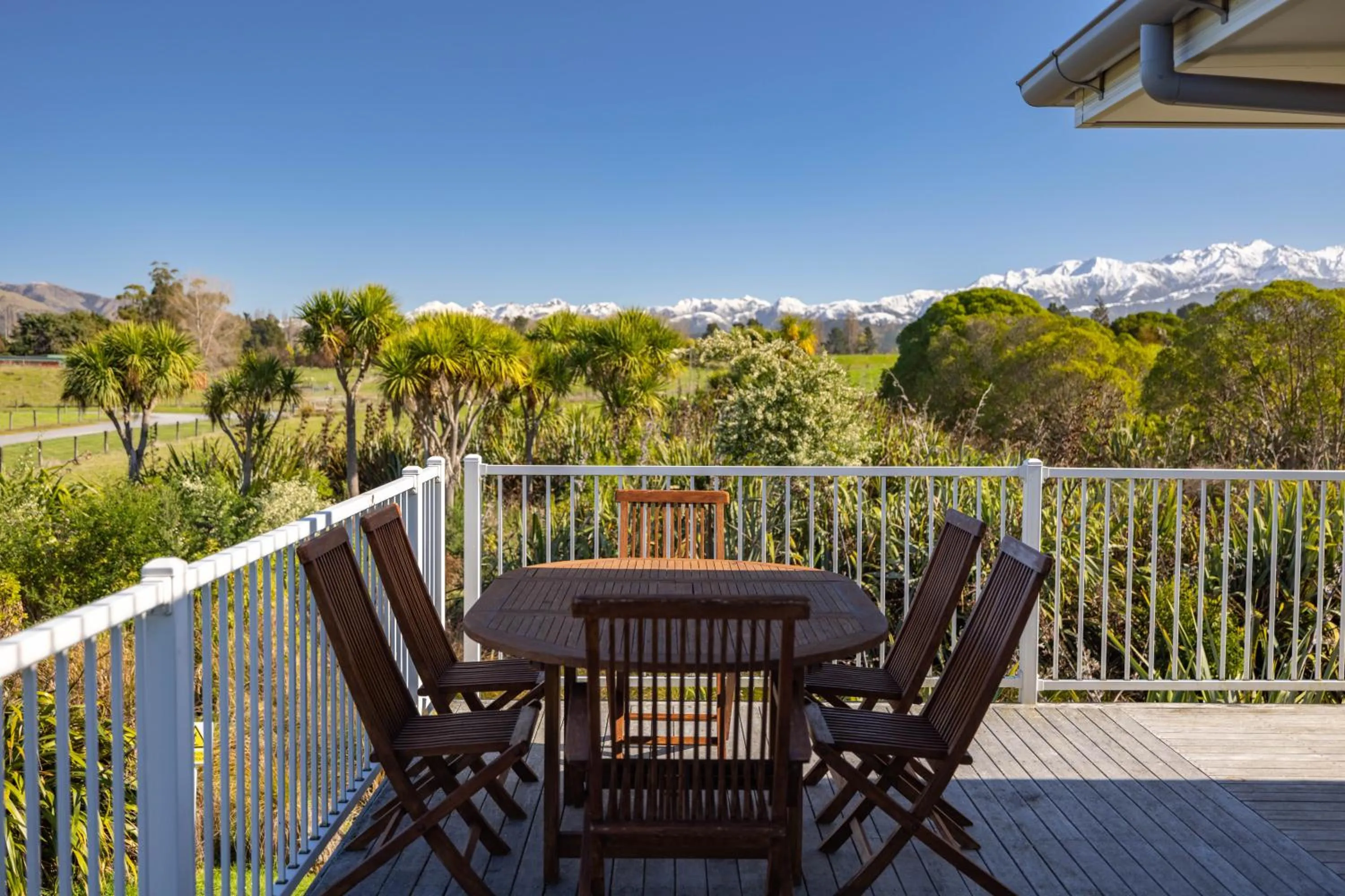 Other in Kakatu Retreat