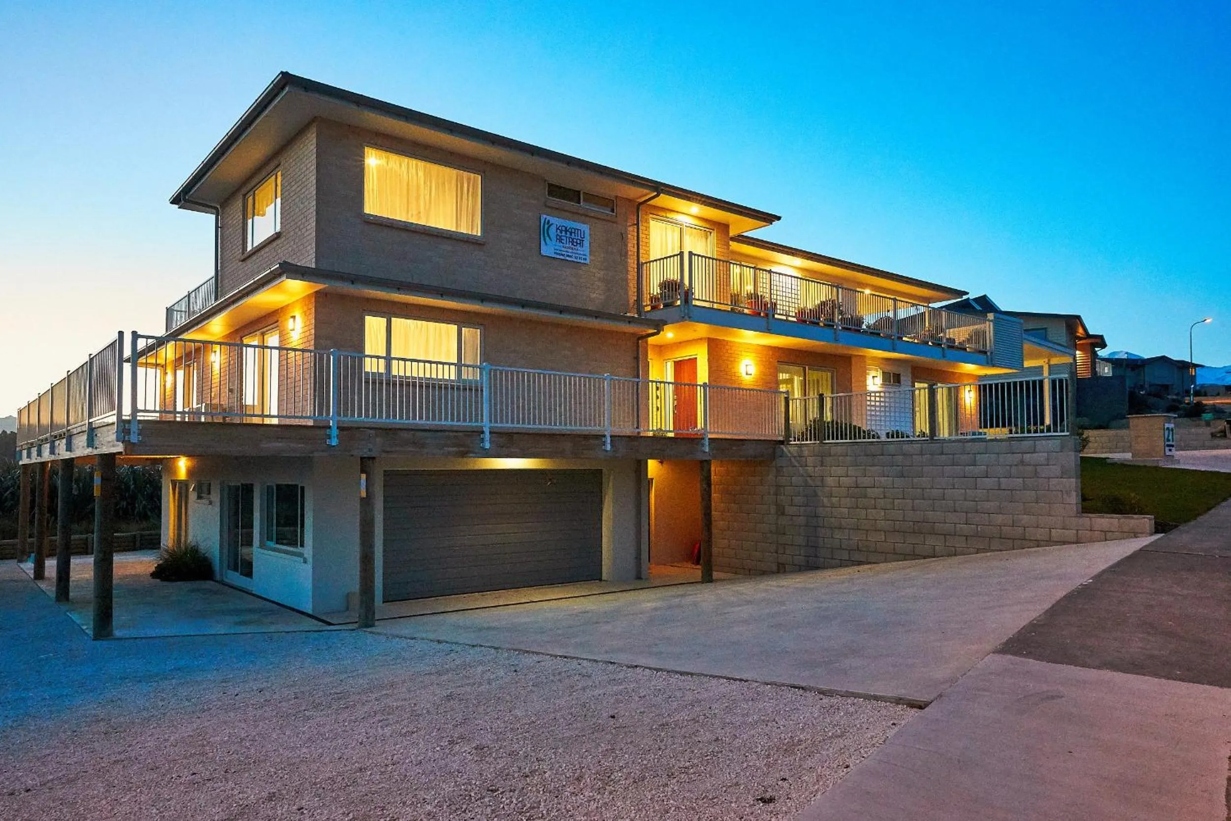 Street view in Kakatu Retreat