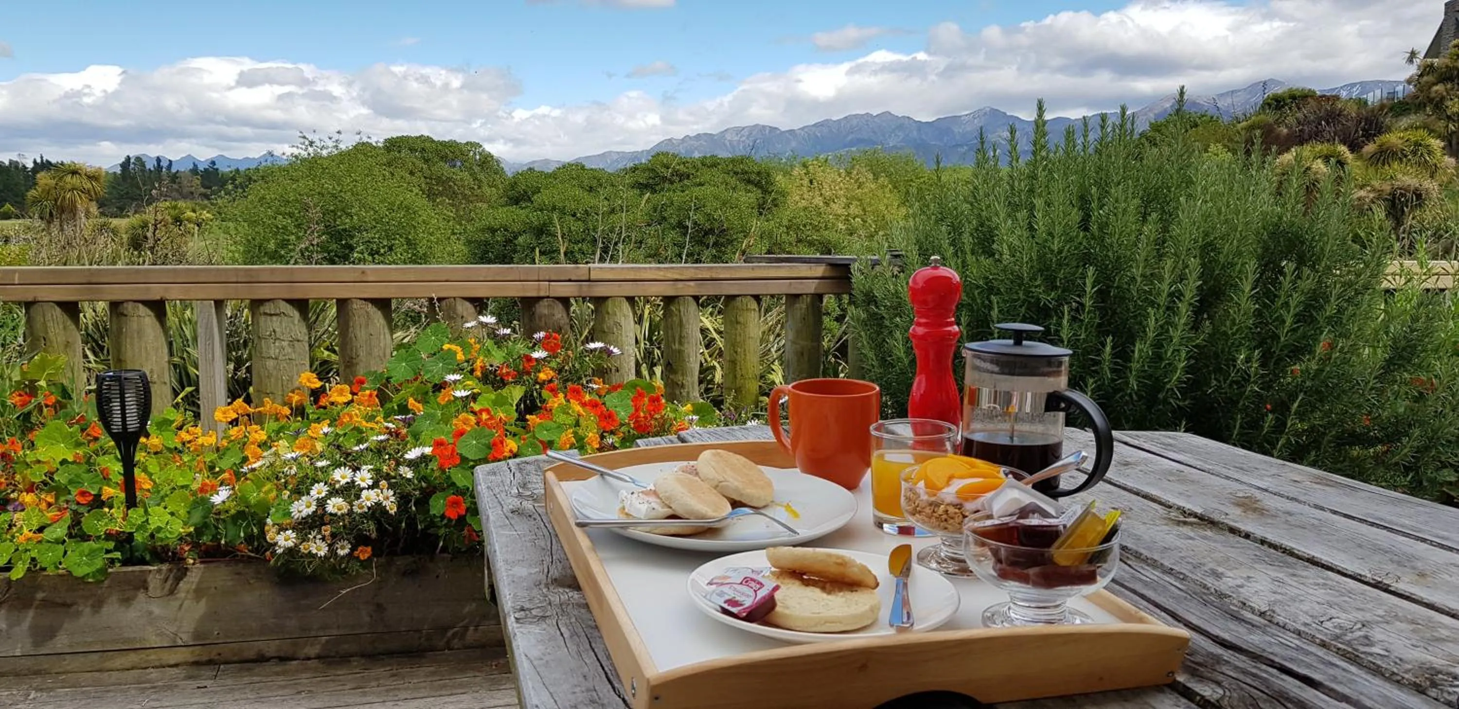 Continental breakfast in Kakatu Retreat