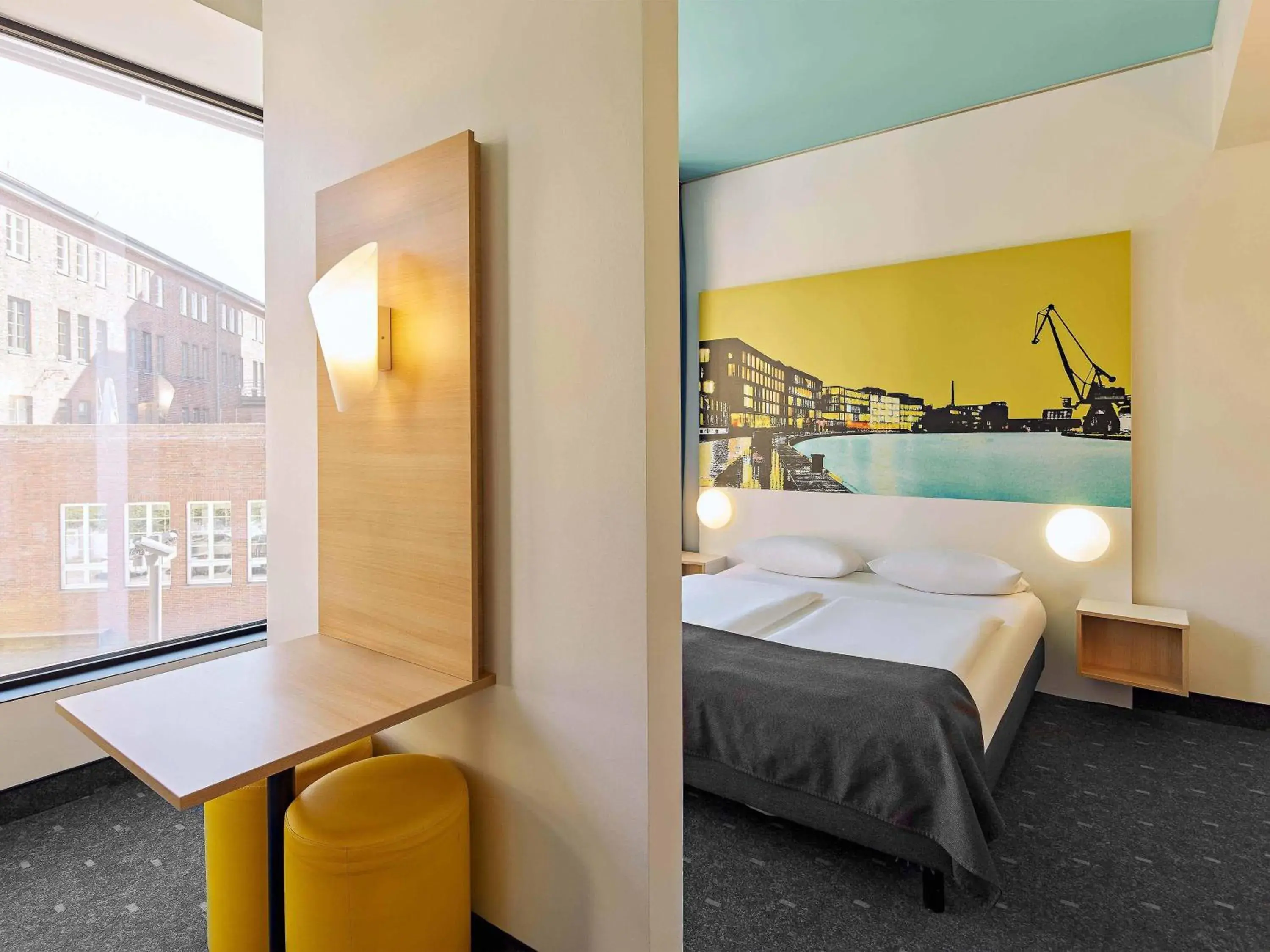 Photo of the whole room, Bed in B&B HOTEL Münster Hafen Photo of the whole room, Bed in B&B HOTEL Münster Hafen