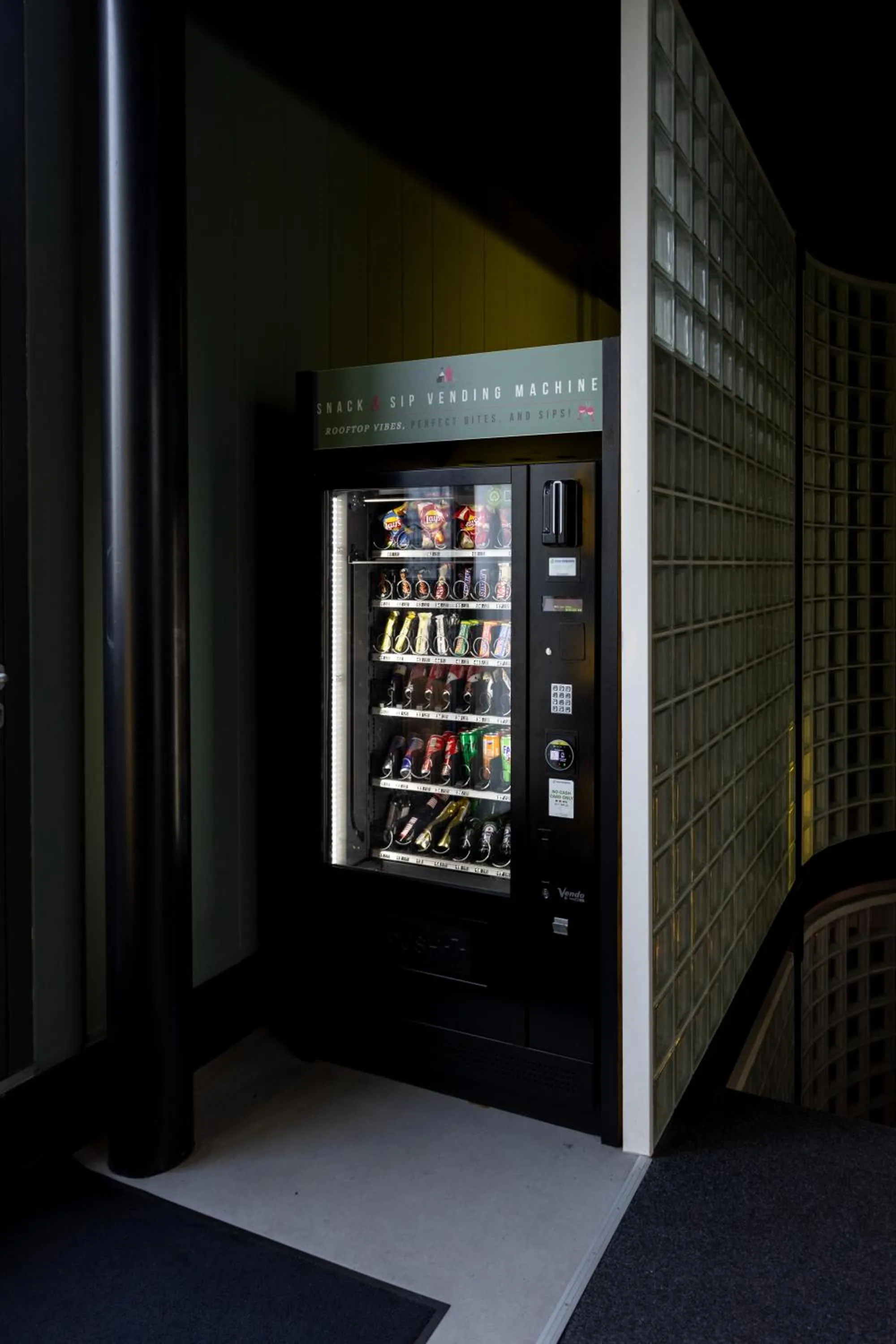vending machine in Hotel2Stay