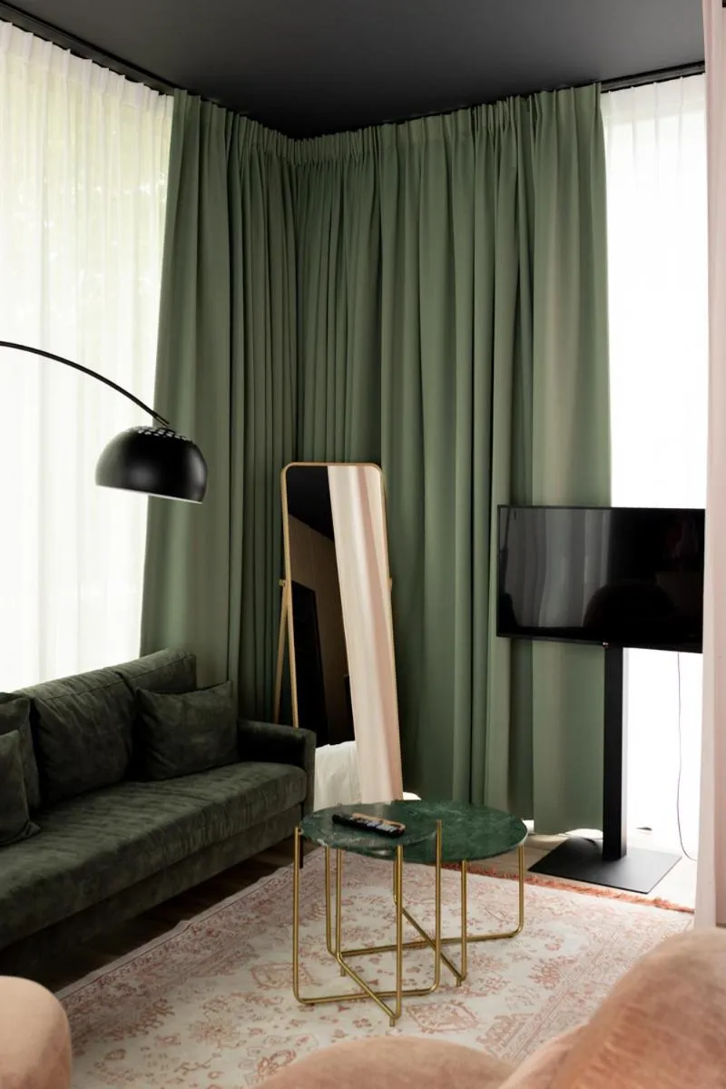 Seating area in Hotel2Stay