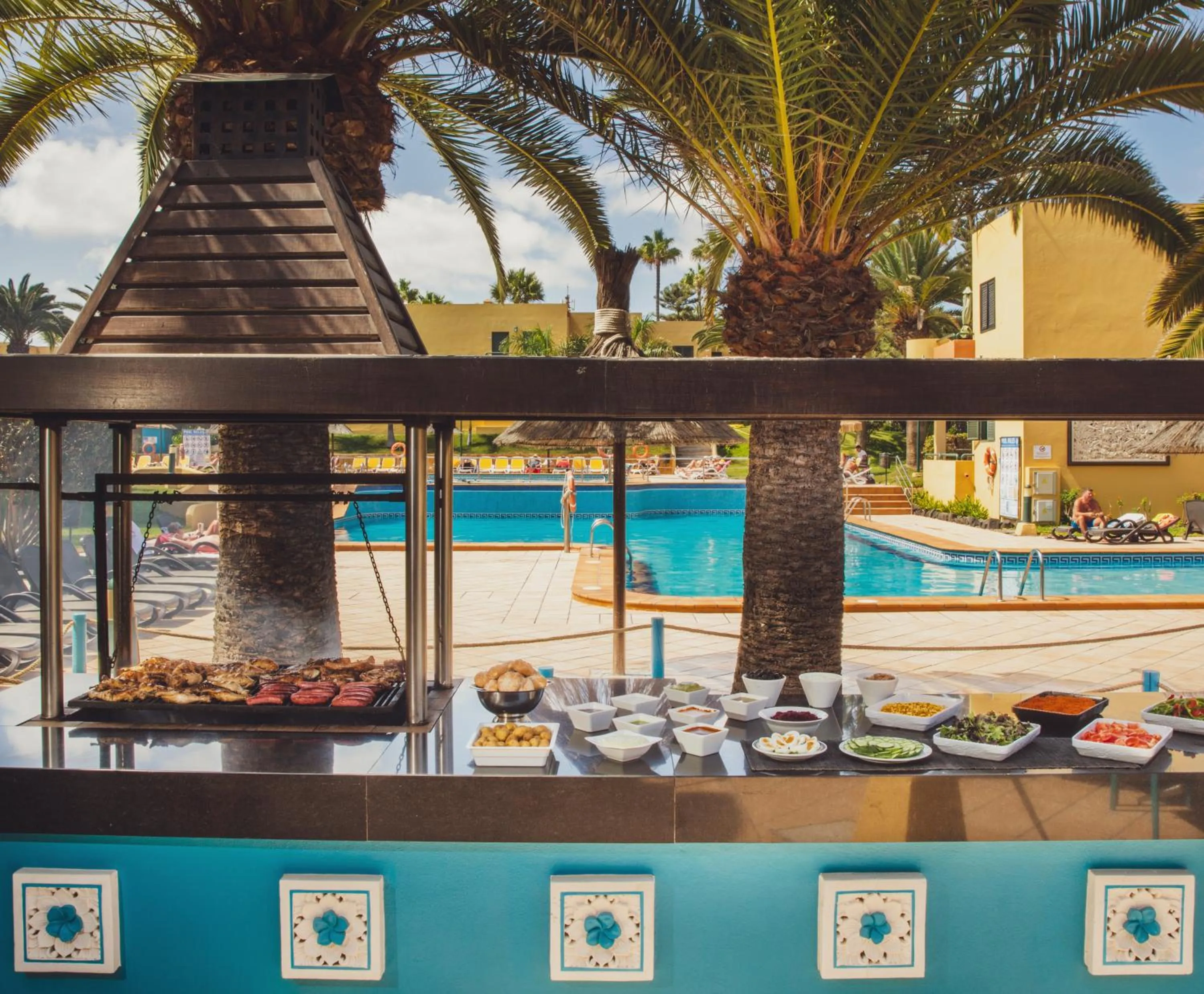 Food and drinks in Atlantic Garden Beach Mate