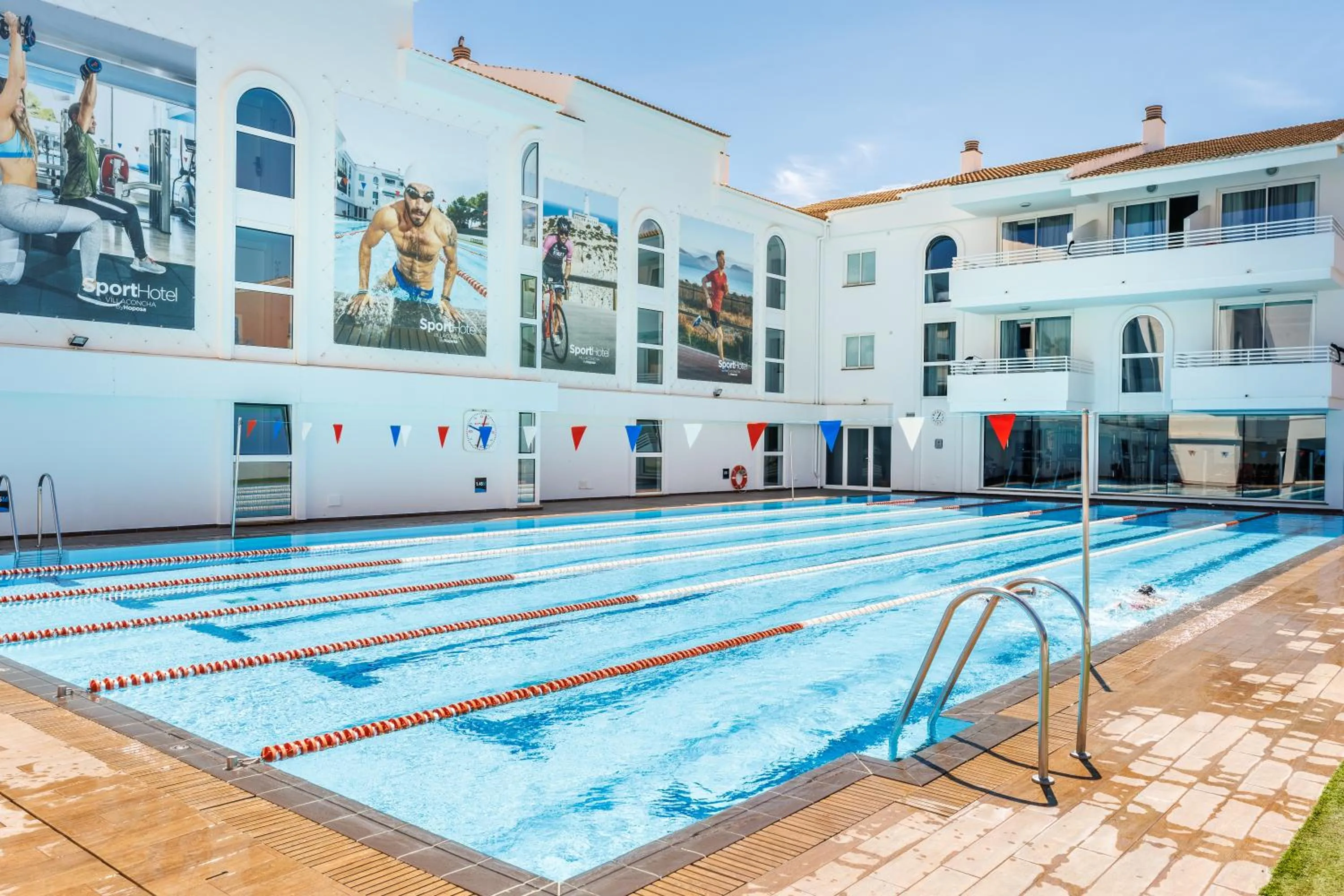 Swimming pool in Hoposa Hotel & Apartaments VillaConcha