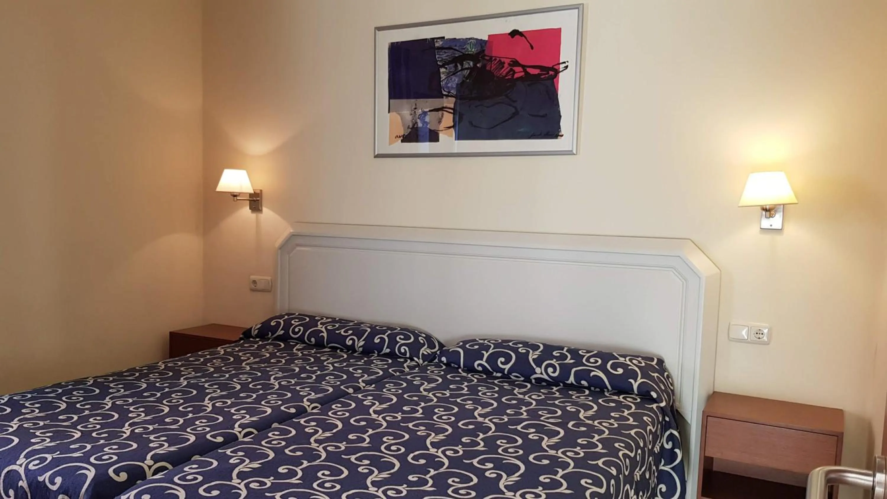 Photo of the whole room, Bed in Caybeach Caleta