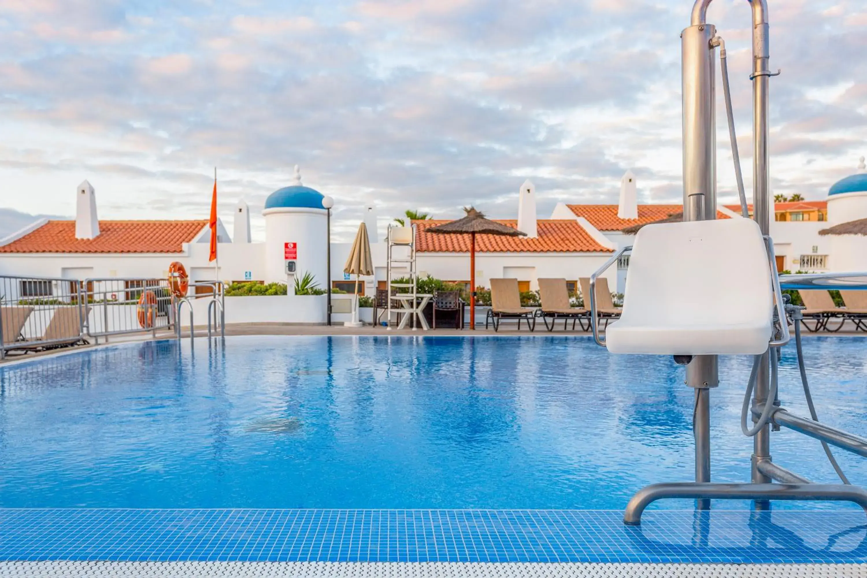 Swimming pool in Sunset View Club Swimming pool in Sunset View Club