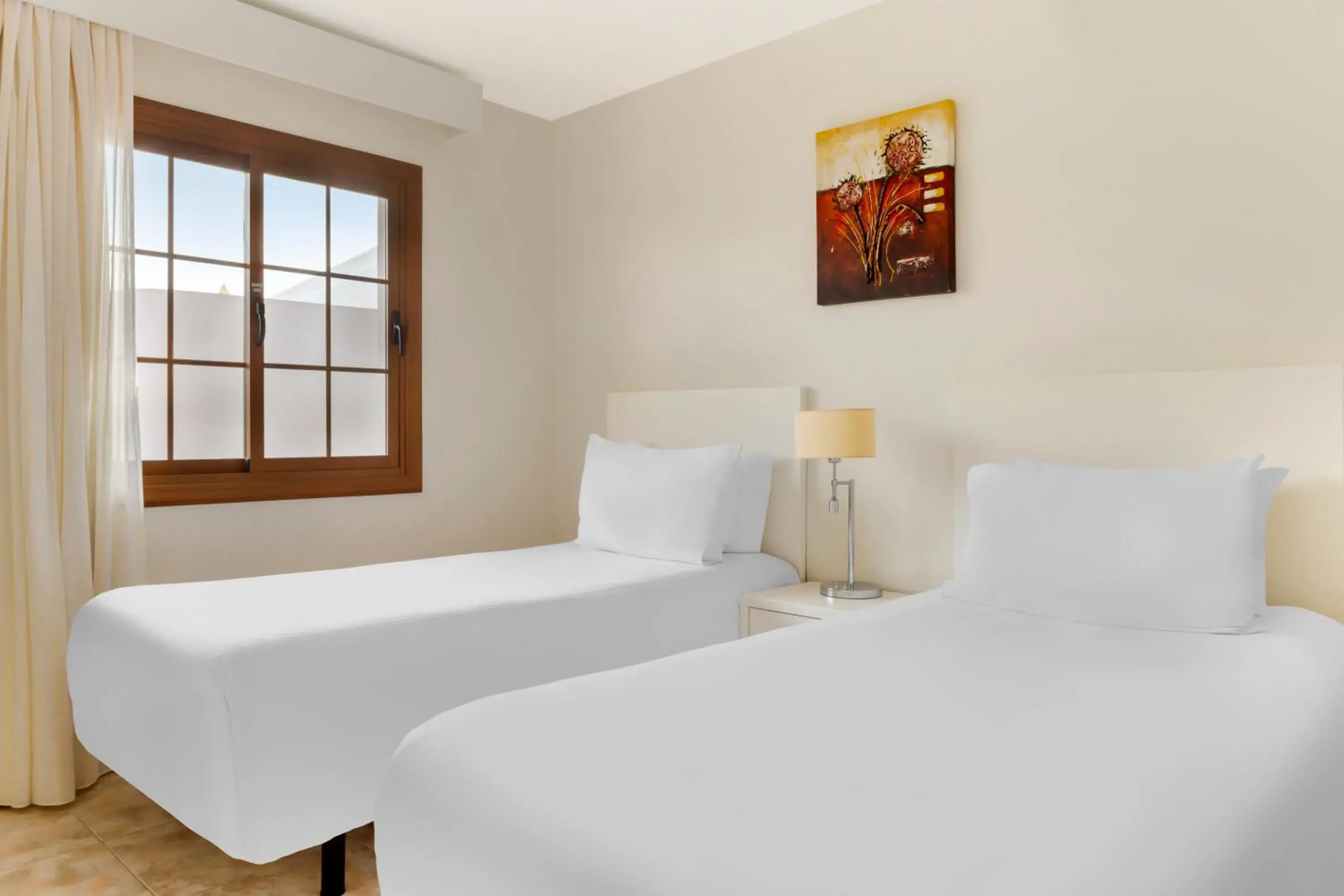 Bedroom, Bed in Sunset View Club Bedroom, Bed in Sunset View Club