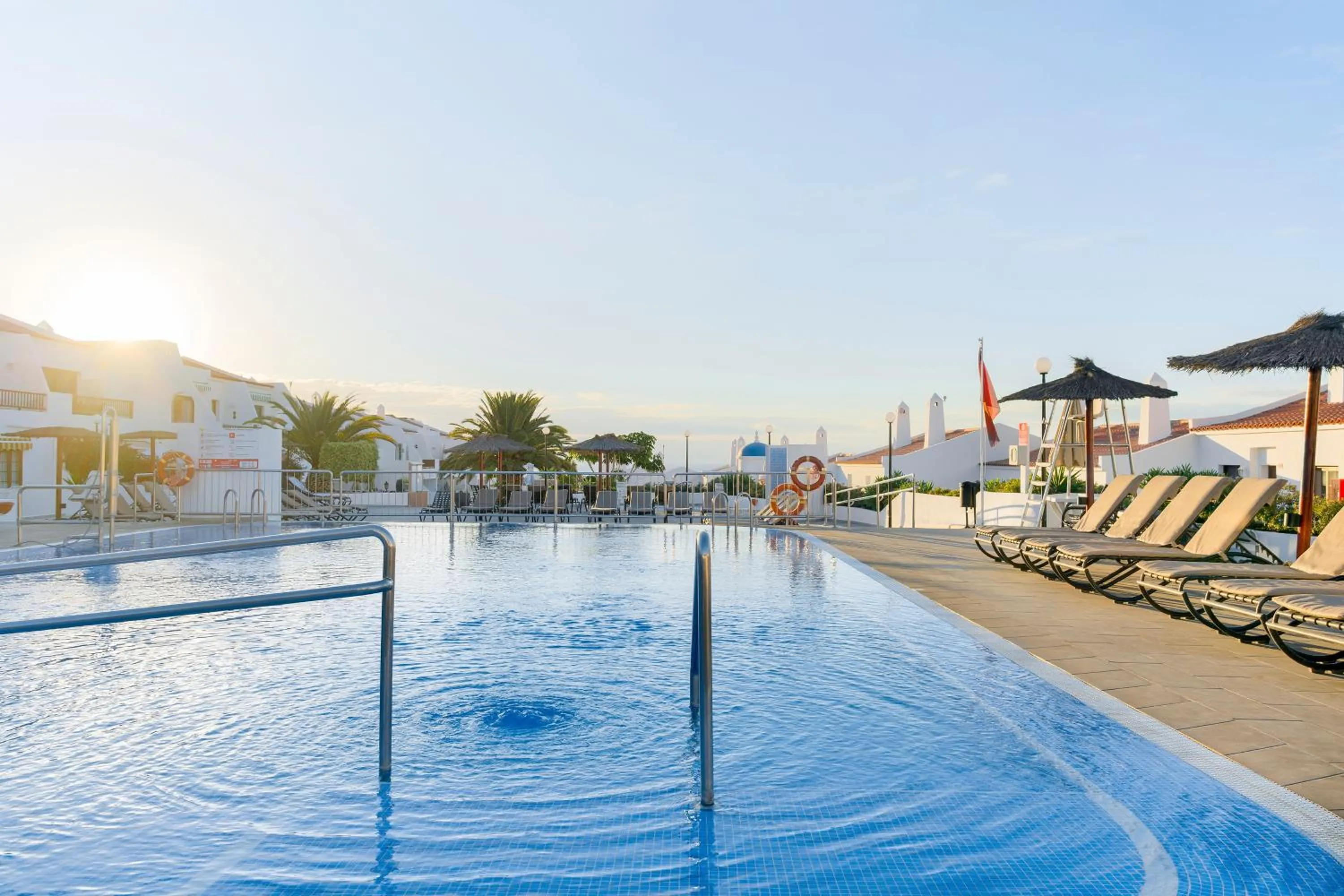 Swimming pool in Sunset View Club