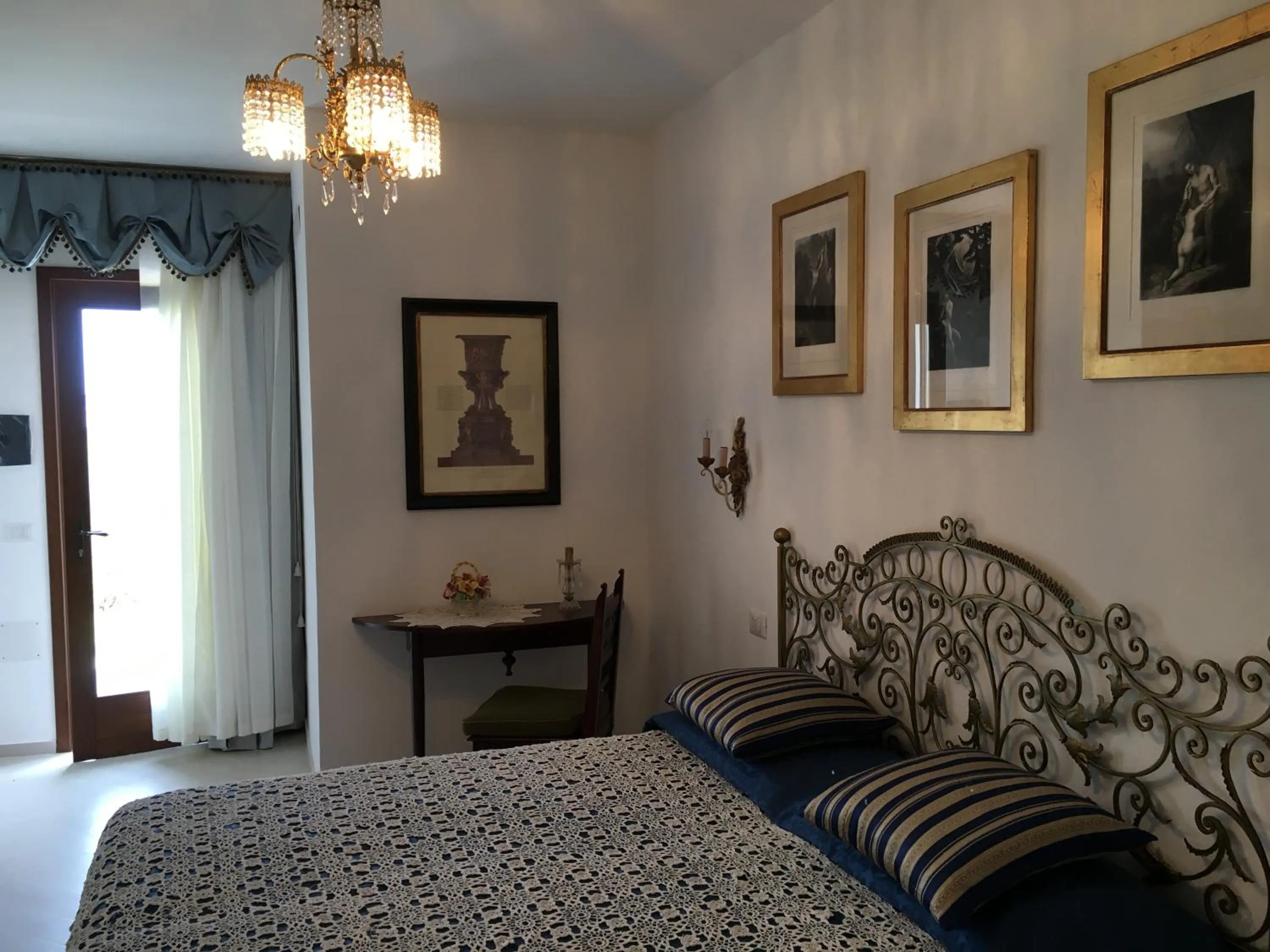 Bed in Lu Cuccumiau country B&B