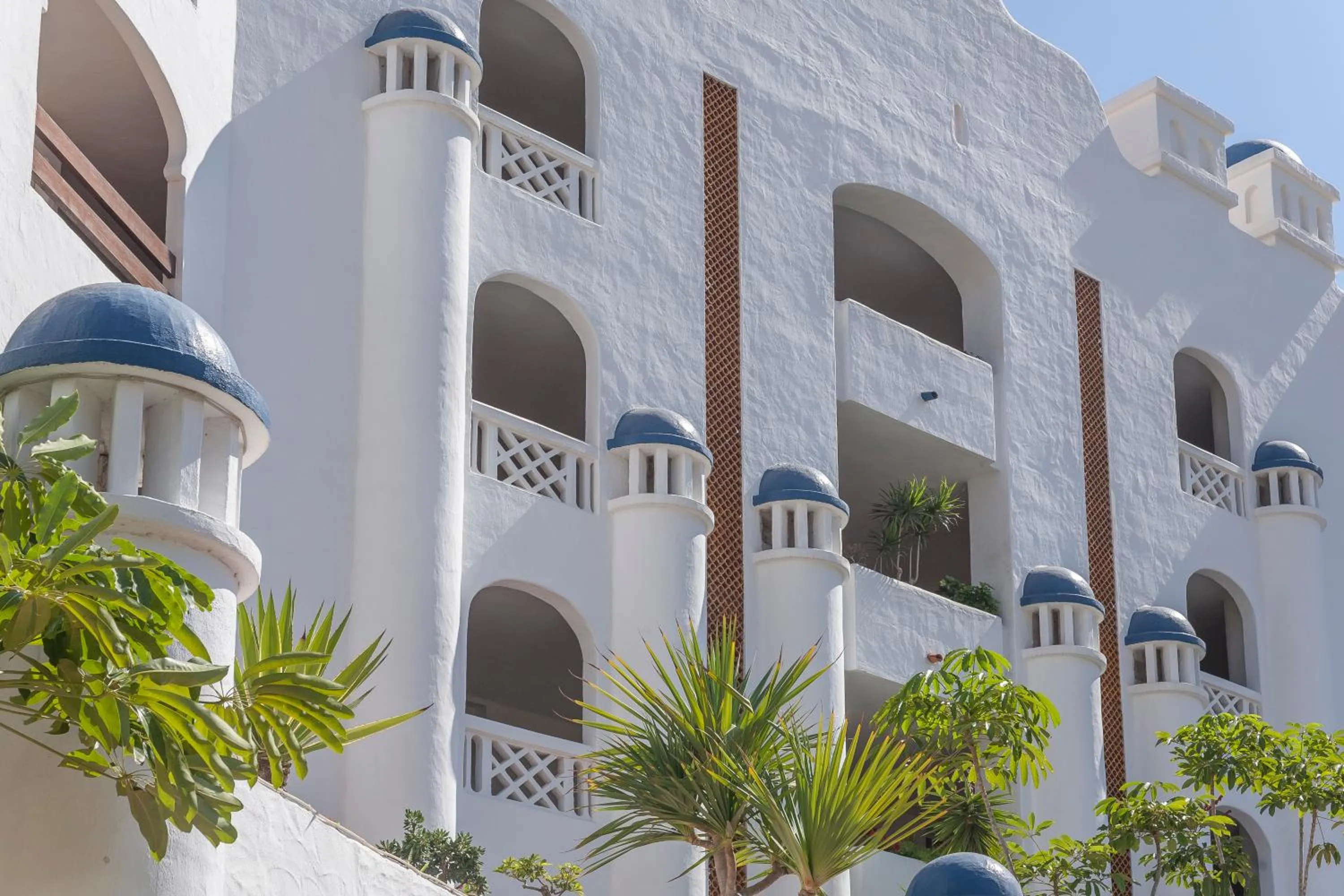 Property building in Santa Barbara Golf and Ocean Club