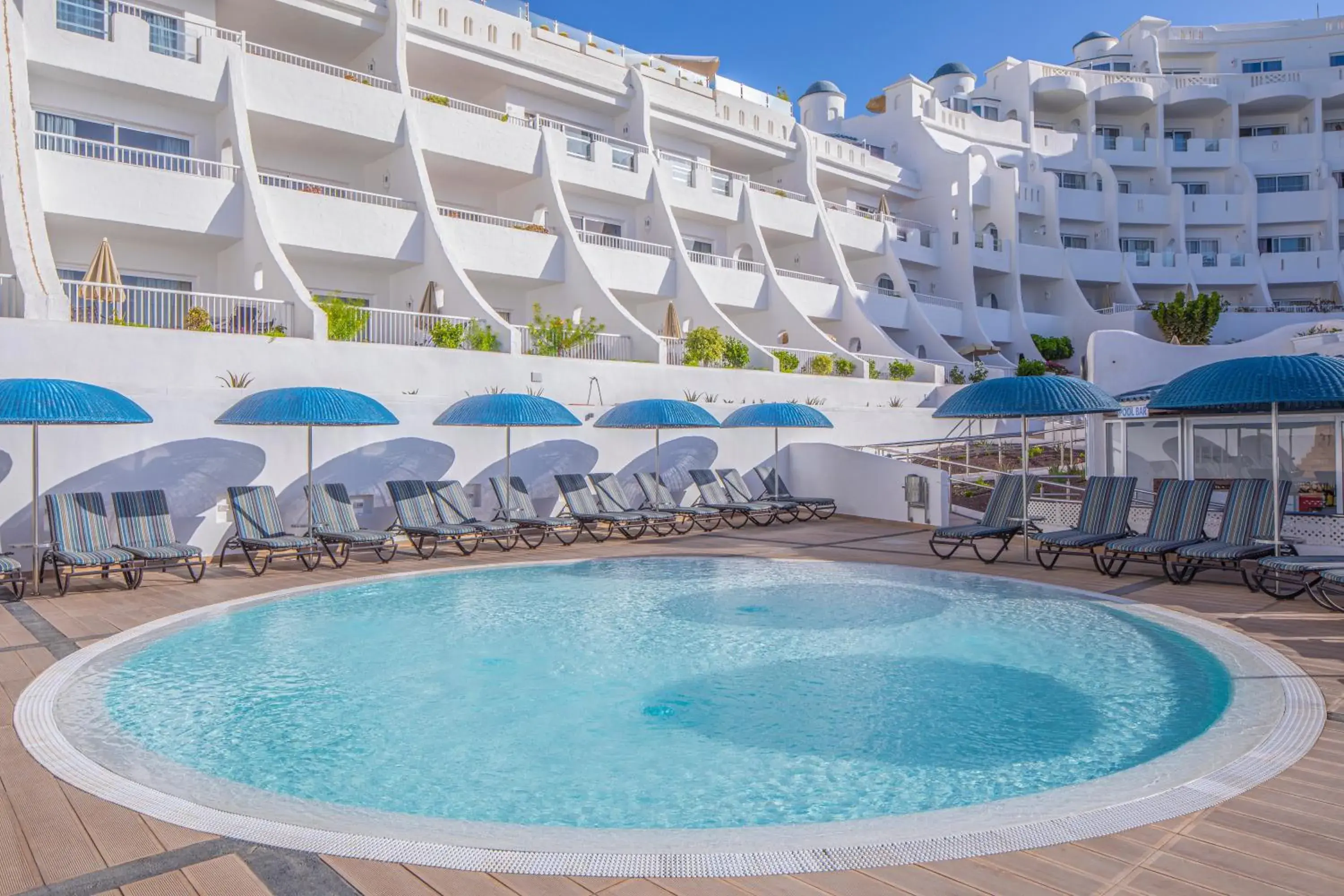 Swimming pool in Santa Barbara Golf and Ocean Club Swimming pool in Santa Barbara Golf and Ocean Club