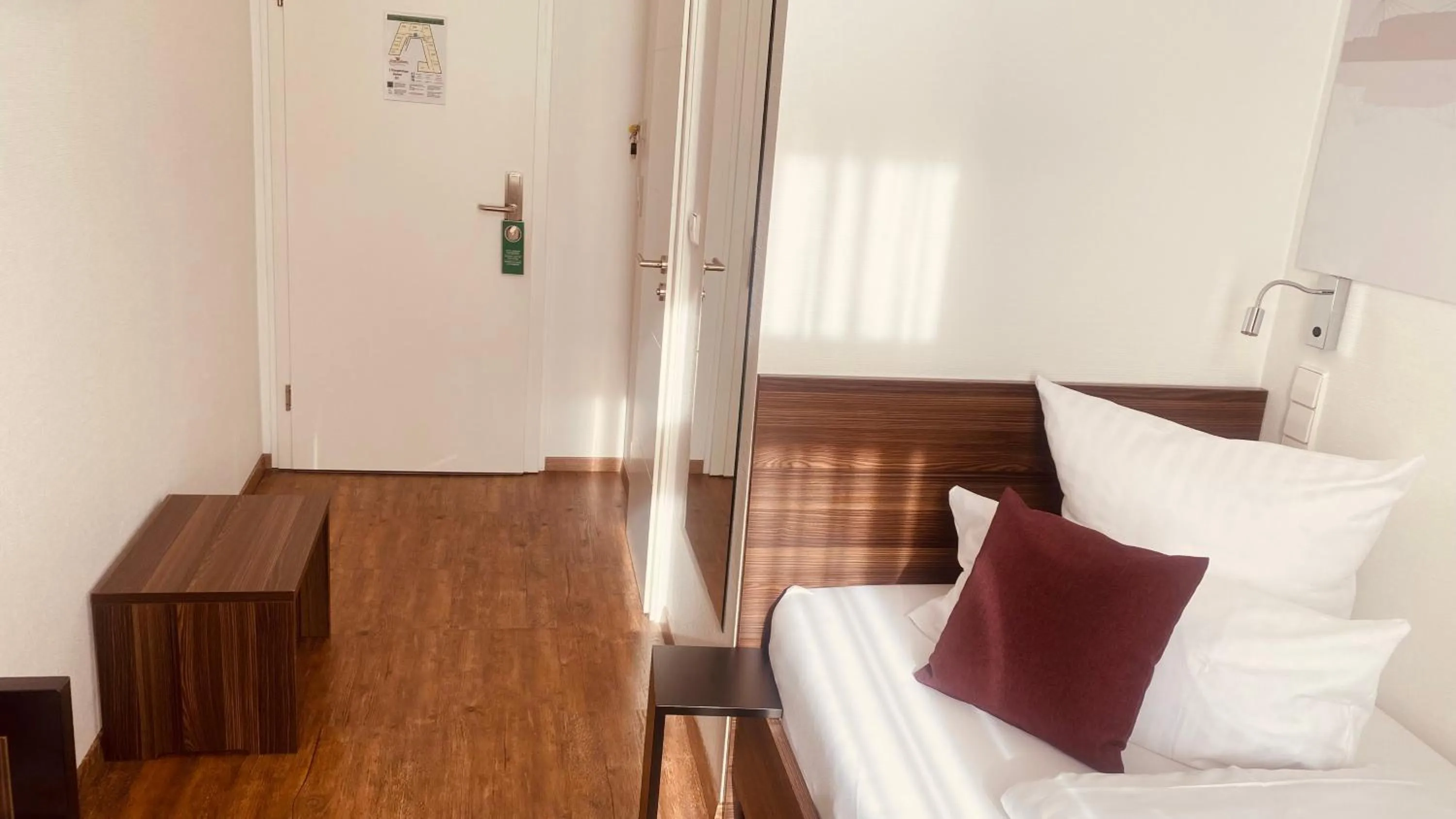 Photo of the whole room, Bed in sevenDays Hotel Karlsruhe