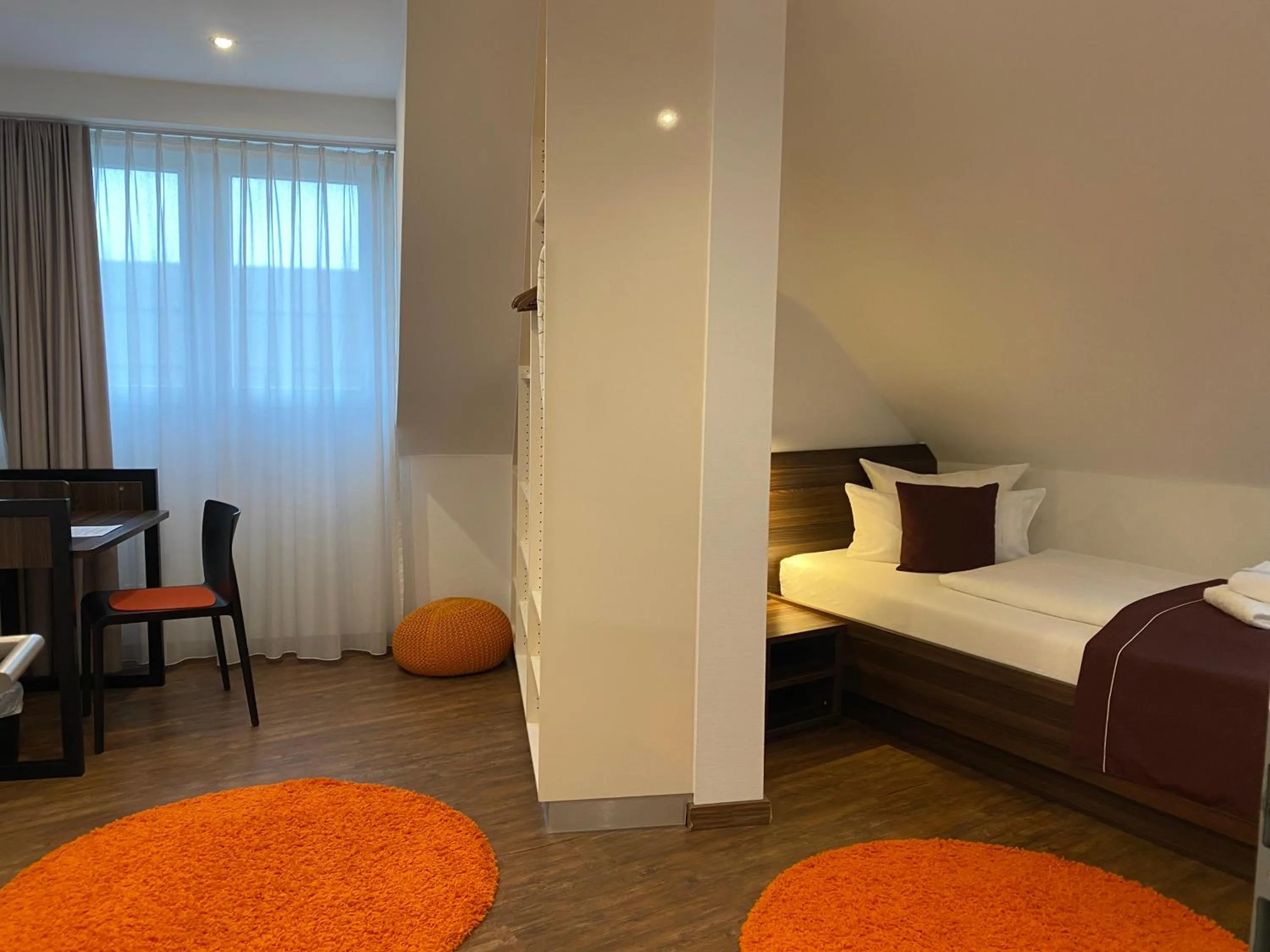 Photo of the whole room, Bed in sevenDays Hotel Karlsruhe