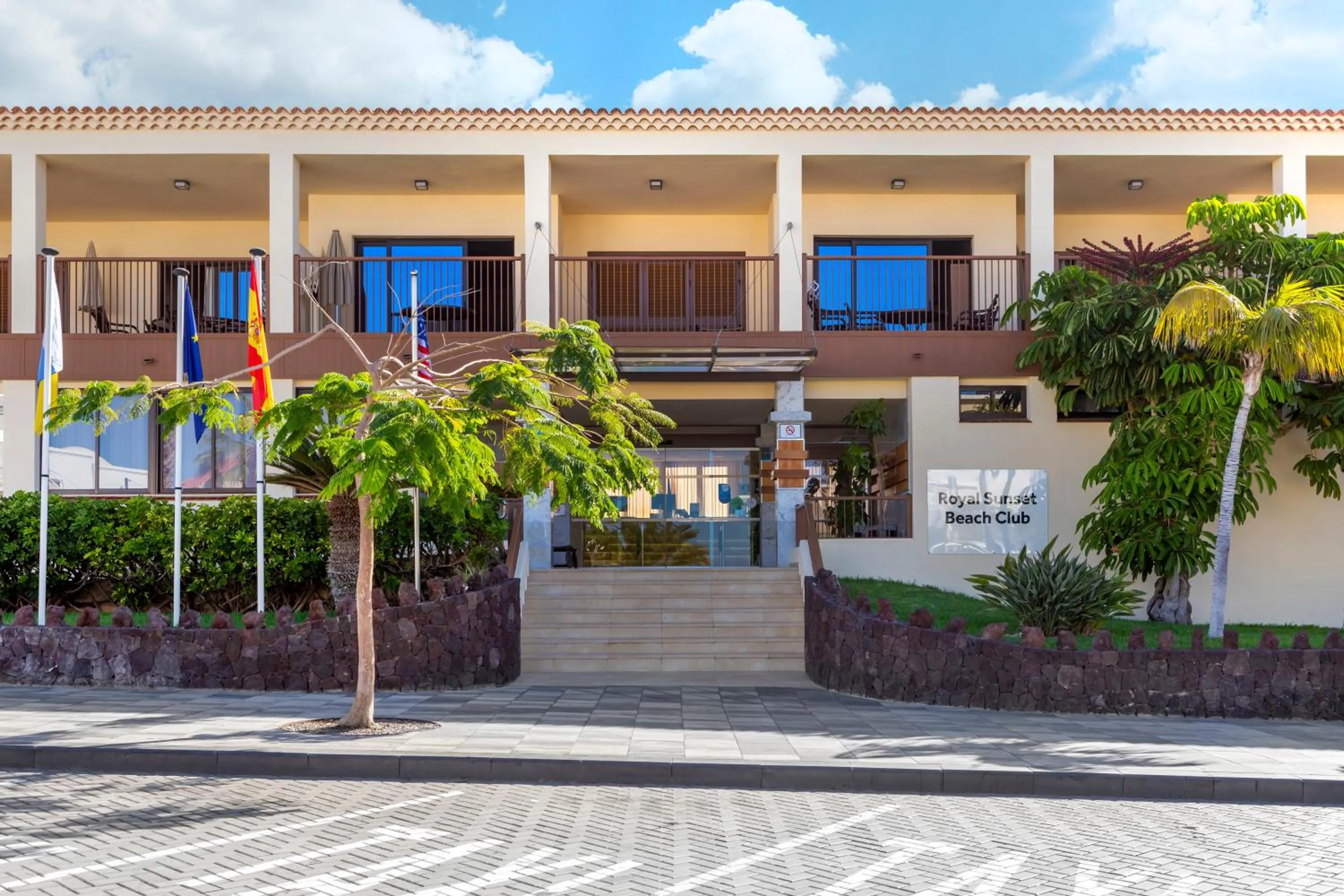 Facade/entrance in Royal Sunset Beach Club
