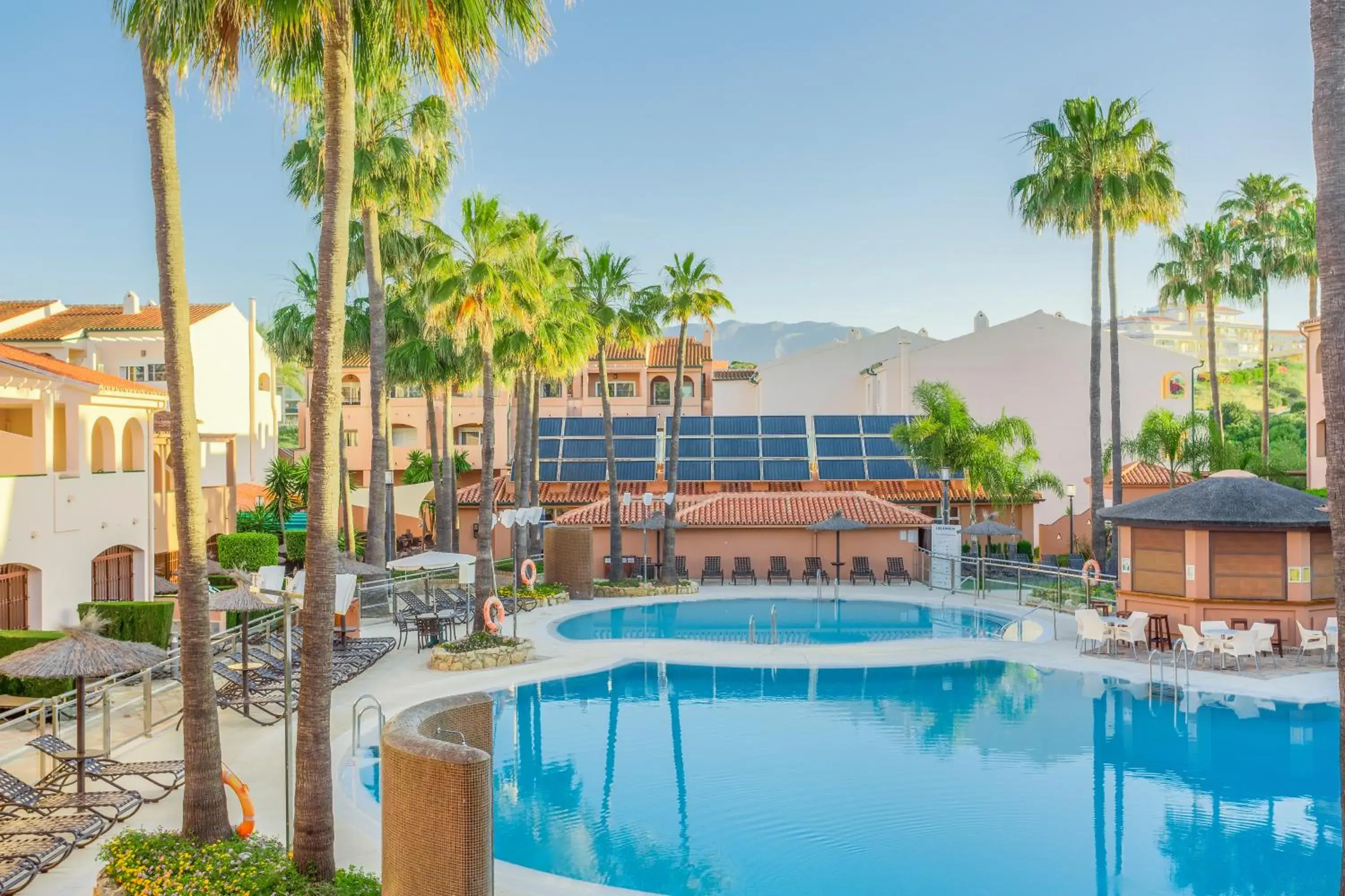 Swimming pool in Los Amigos Beach Club Swimming pool in Los Amigos Beach Club